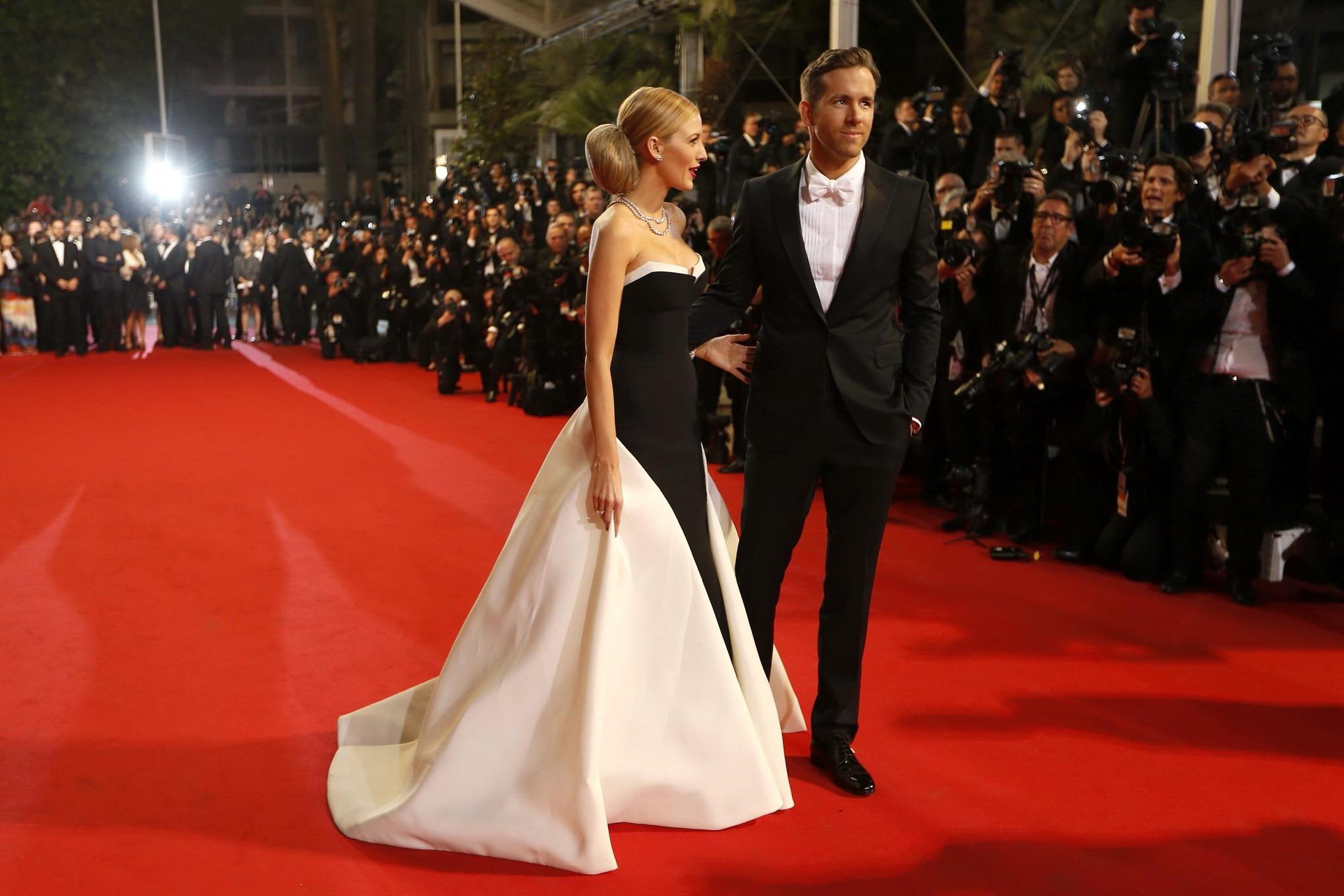 16P Blake Lively showing huge cleavage at the Captives premiere in Cannes