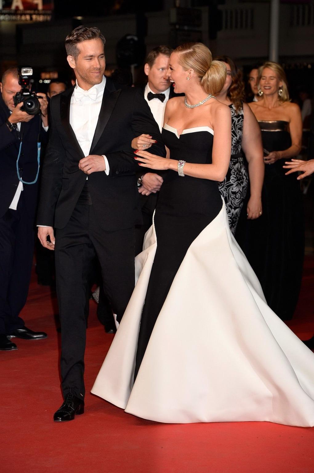 16P Blake Lively showing huge cleavage at the Captives premiere in Cannes