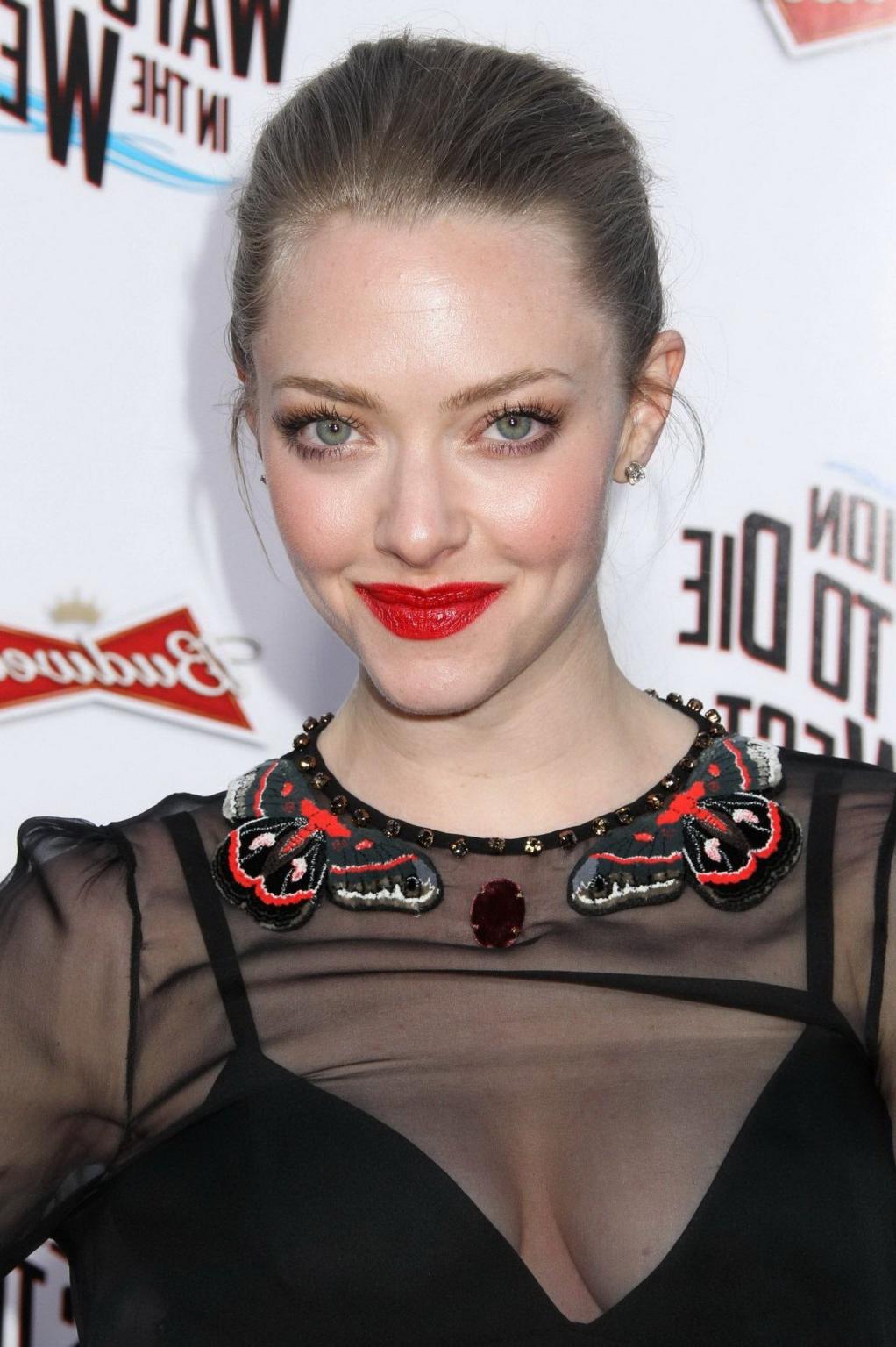 16P Amanda Seyfried showing huge cleavage in black transparent mini dress at the fil