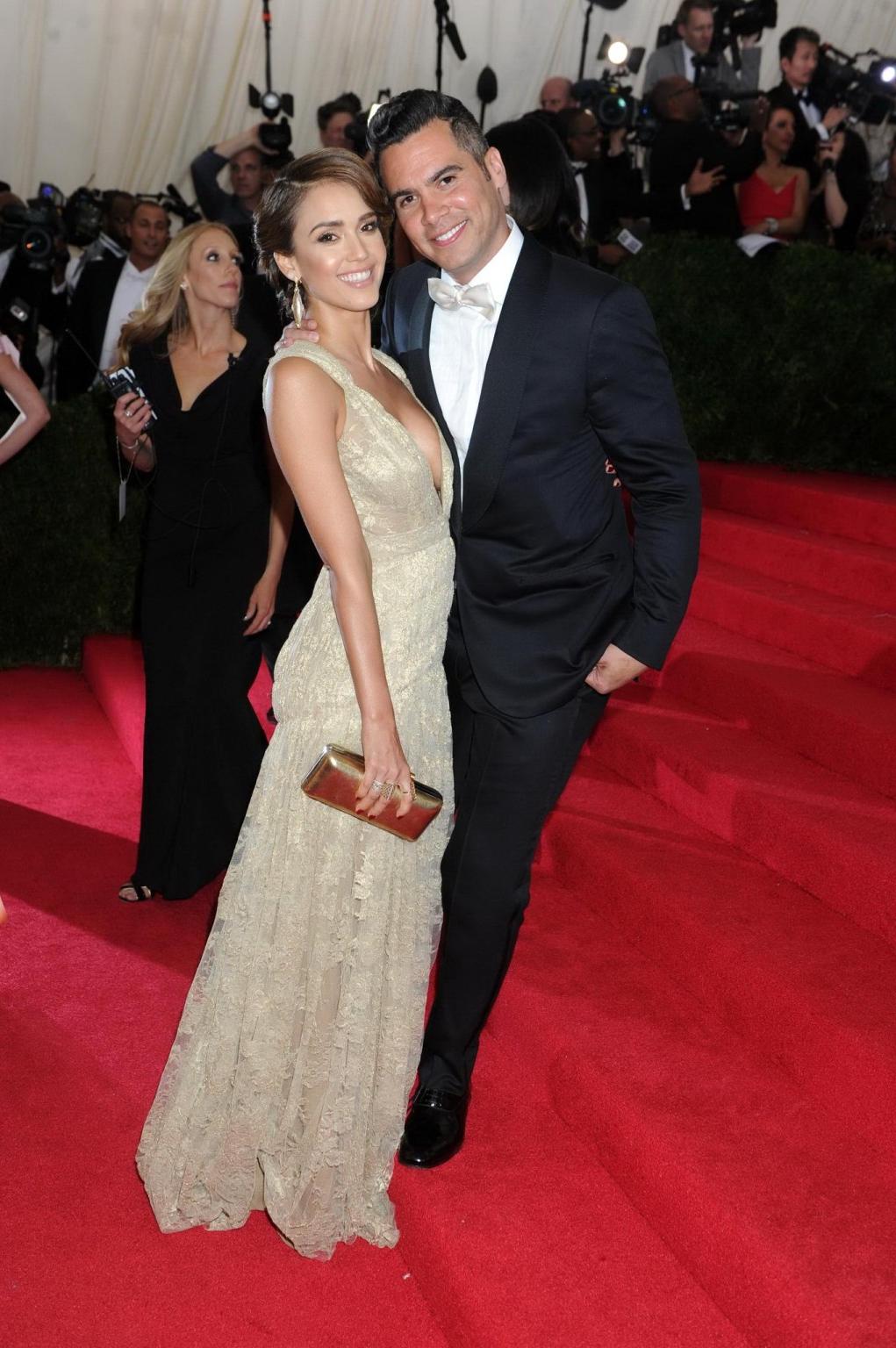 16P Jessica Alba showing cleavage at the 2014 Met Gala in NYC