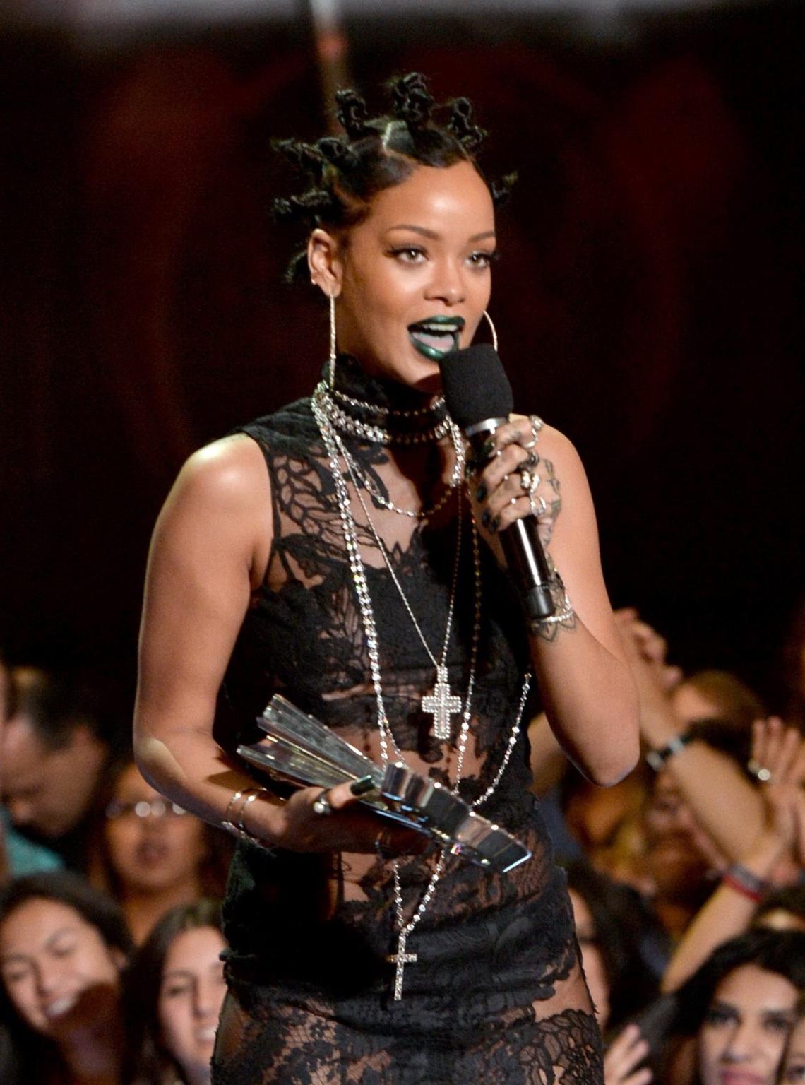 15P Rihanna wearing black panties and lace dress at the 2014 iHeartRadio Music Award