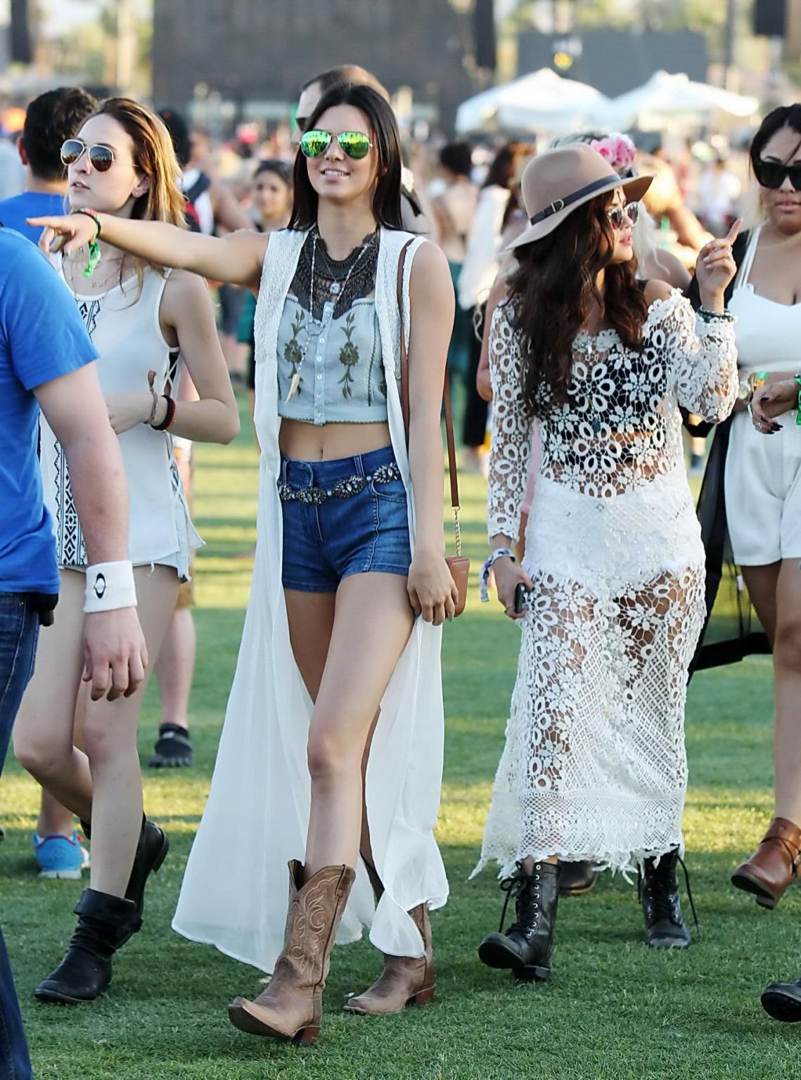 16P Selena Gomez seethru to underwear with leggy Jenner sisters