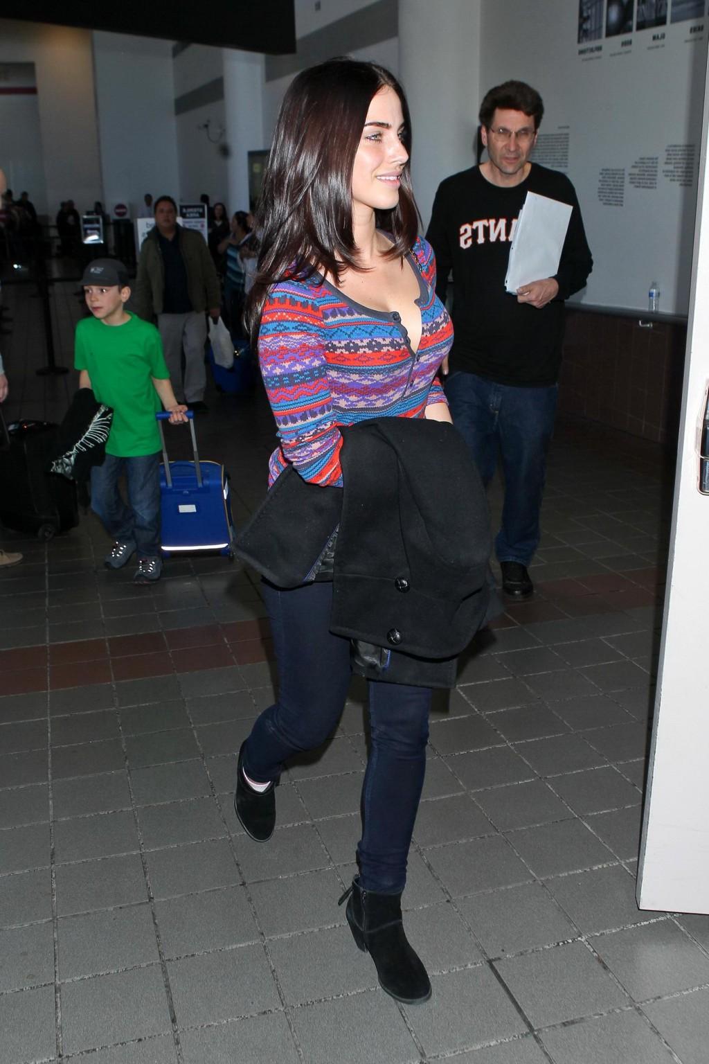 16P Jessica Lowndes showing cleavage and booty at LAX Airport