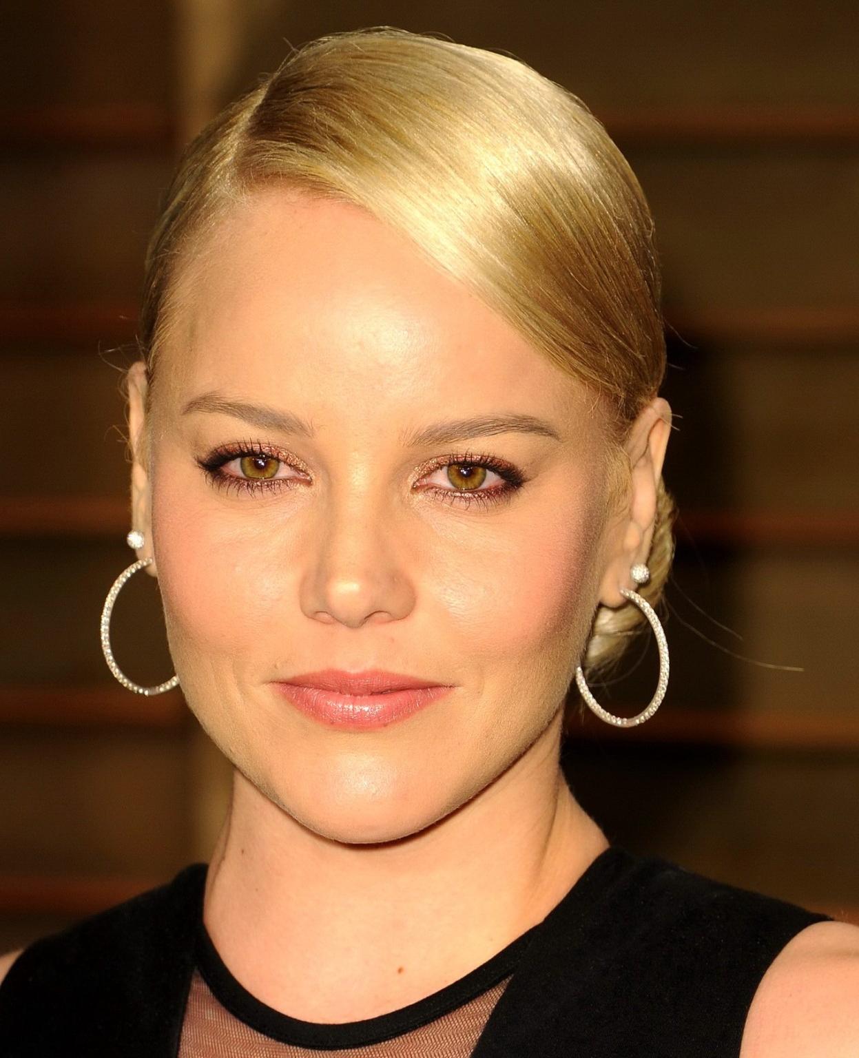 16P Abbie Cornish busty and showing cleavage at the Vanity Fair 2014 Oscar Party in 