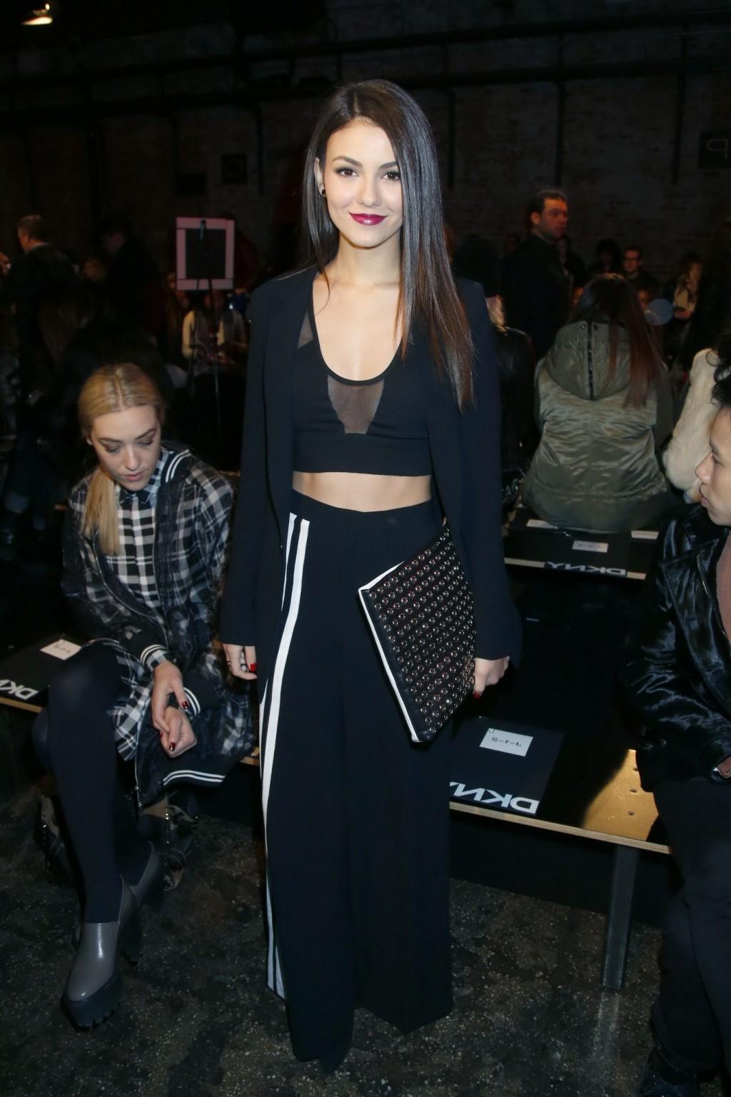 16P Victoria Justice braless showing cleavage at the DKNY Fashion Show in NYC