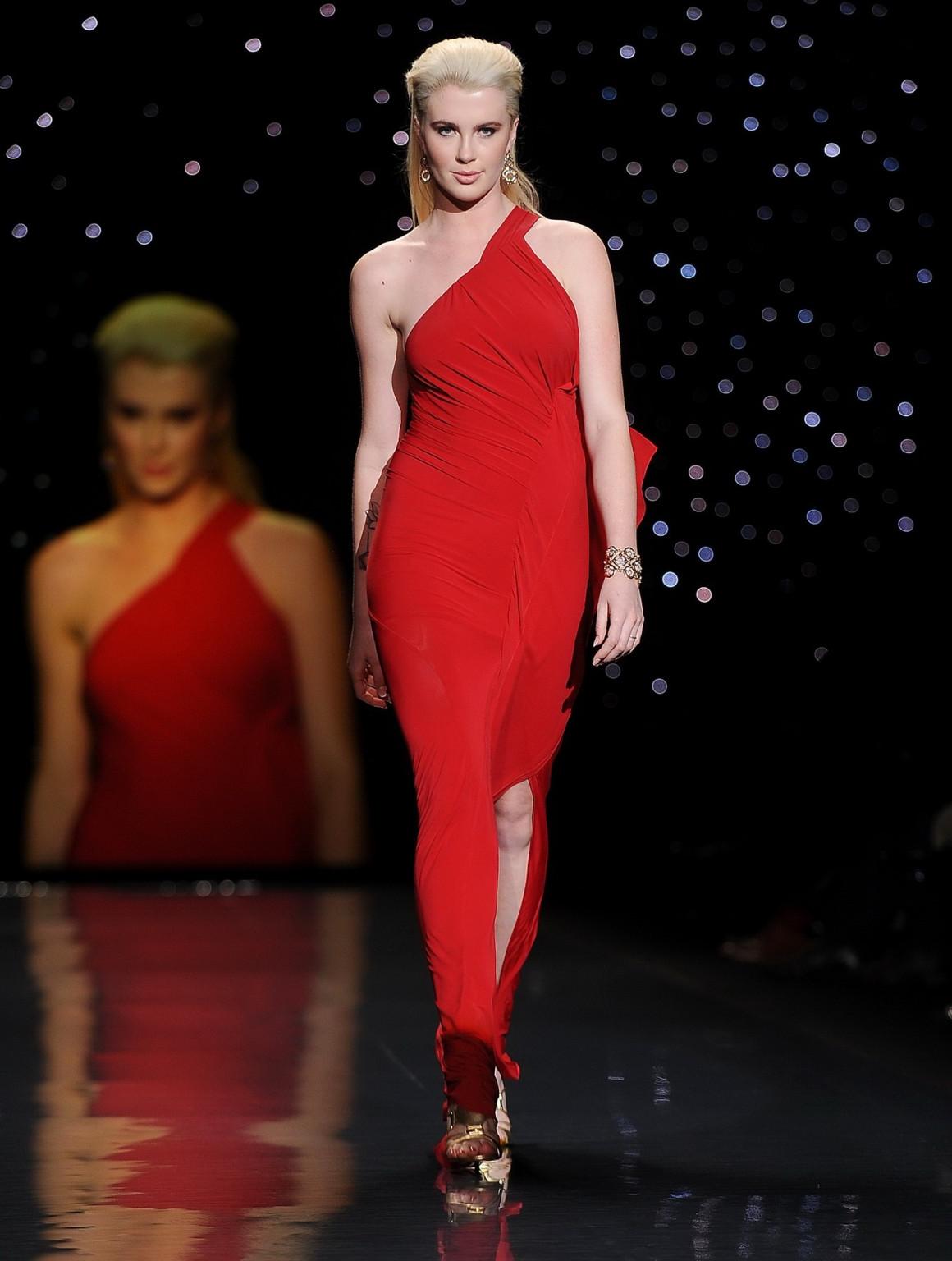 16P Ireland Baldwin braless in a revealing dress at The Heart Truth Red Dress Collec