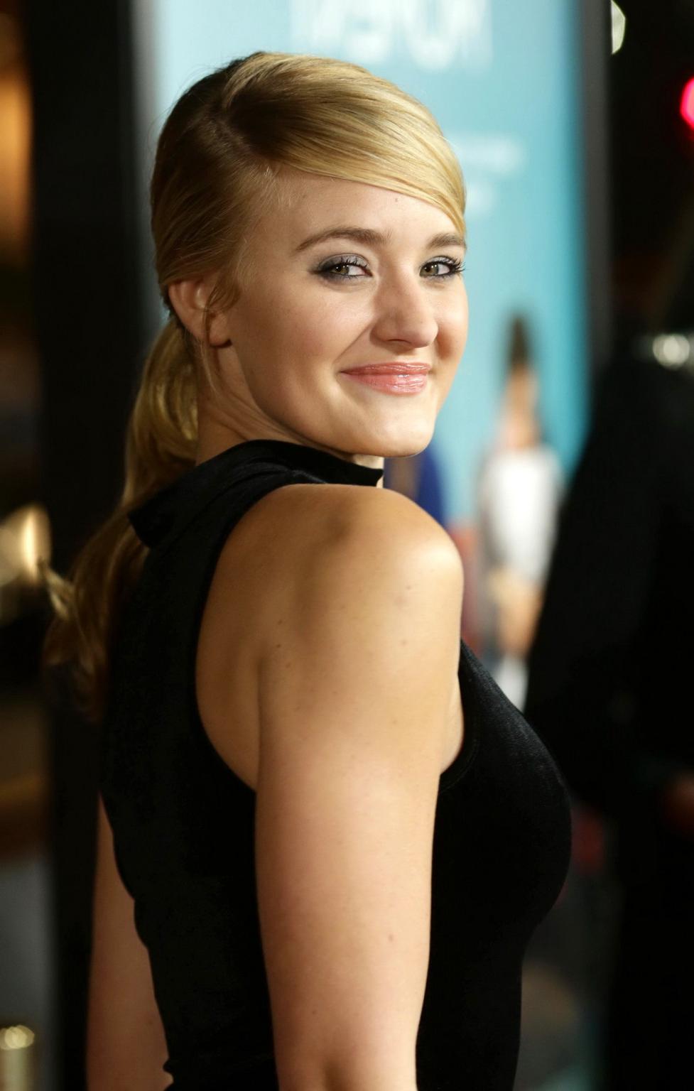 16P Amanda Michalka showing huge cleavage at 'That Awkward Moment' premiere in Los A