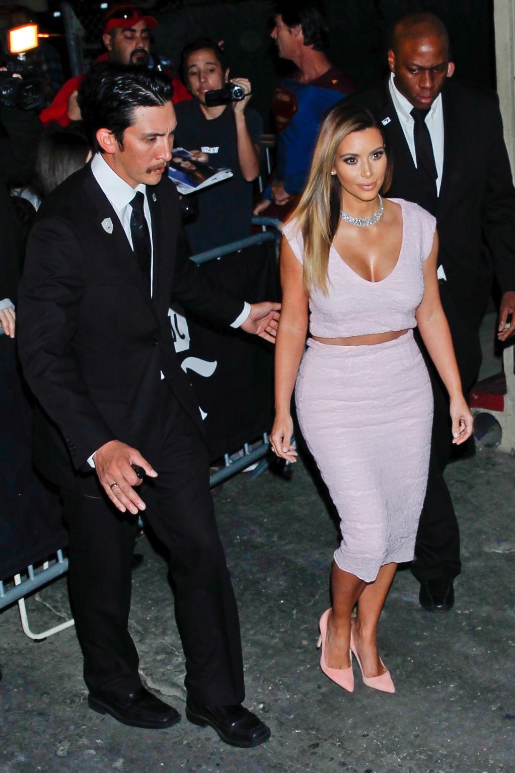 16P Kim Kardashian shows cleavage and booty while arriving to 'Jimmy Kimmel Live' in