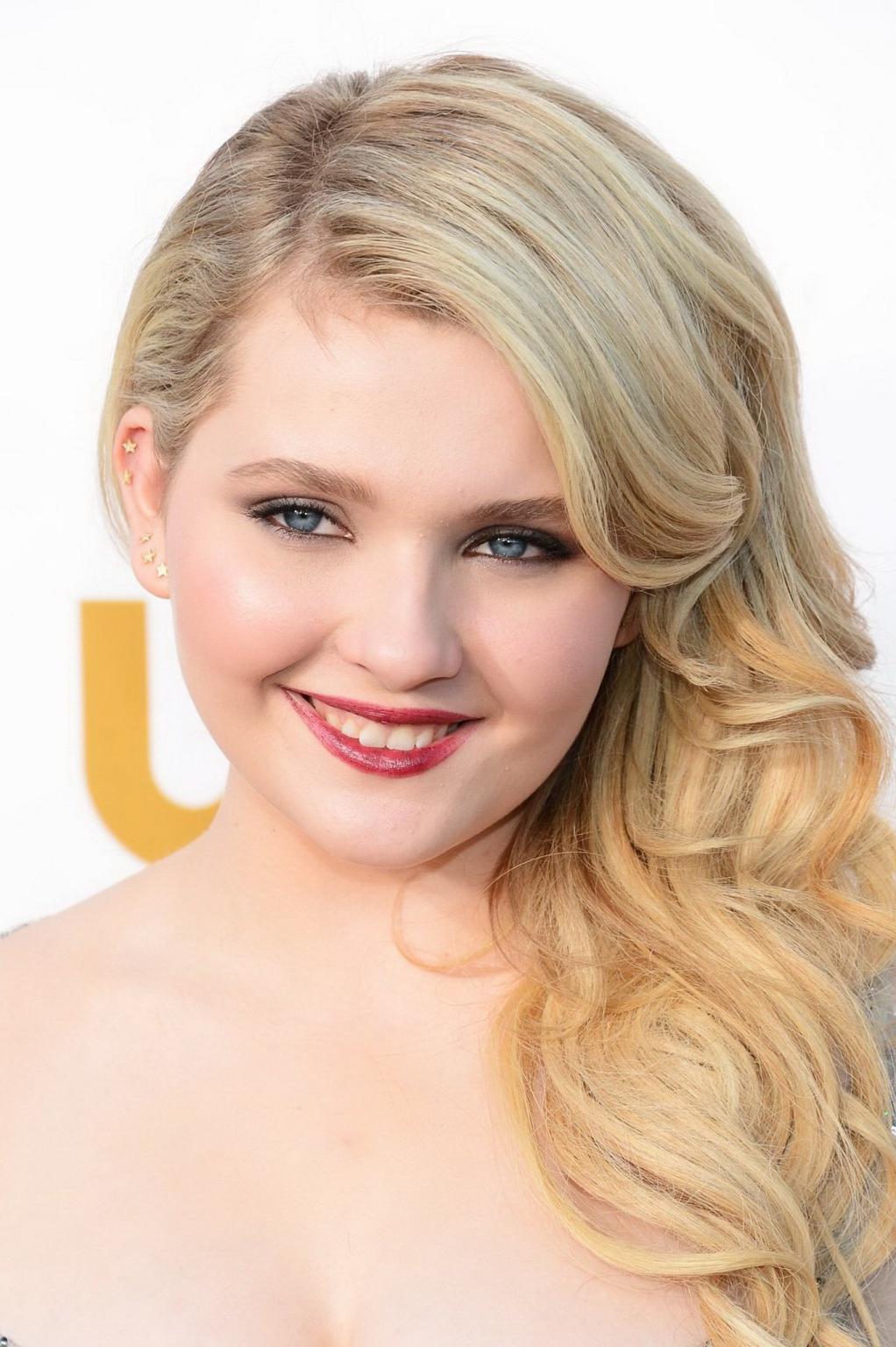 16P Abigail Breslin showing huge cleavage in a partially see-through lace dress at 1