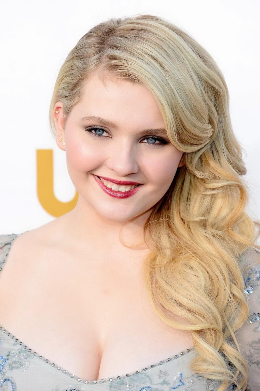 16P Abigail Breslin showing huge cleavage in a partially see-through lace dress at 1