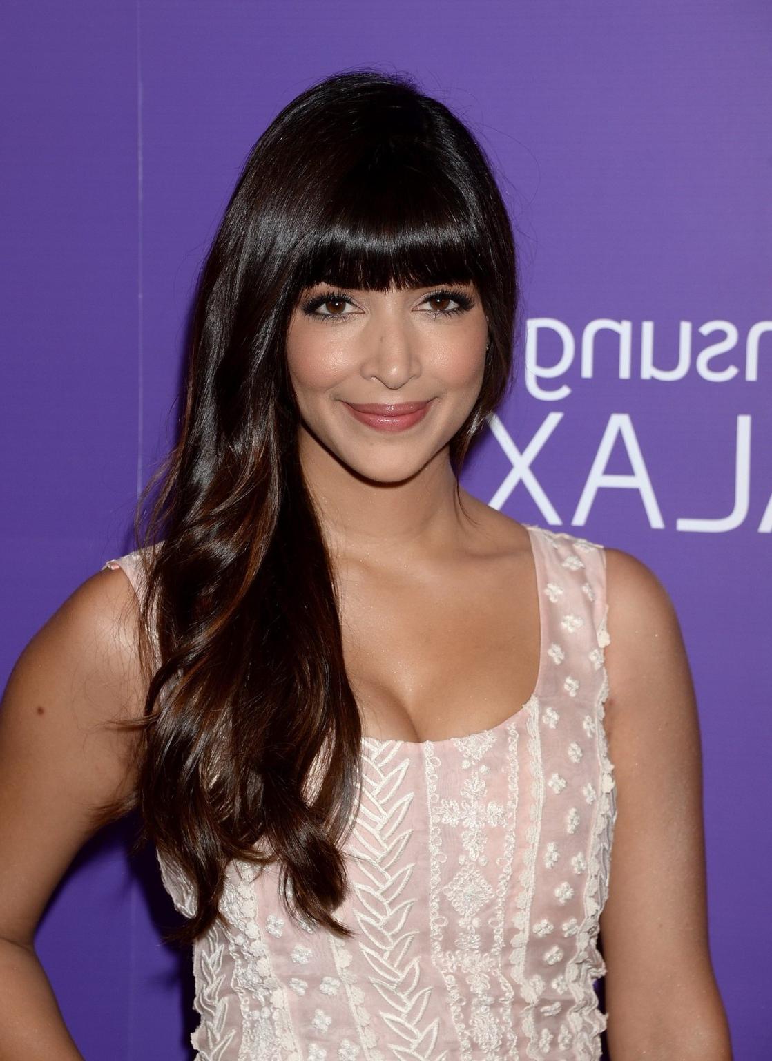 16P Hannah Simone showing cleavage at the Variety's 5th Annual Power of Women event 