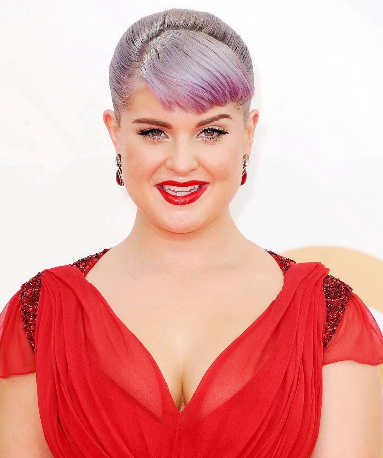 16P Chubby Kelly Osbourne showing huge cleavage at the 65th annual Primetime Emmy Aw