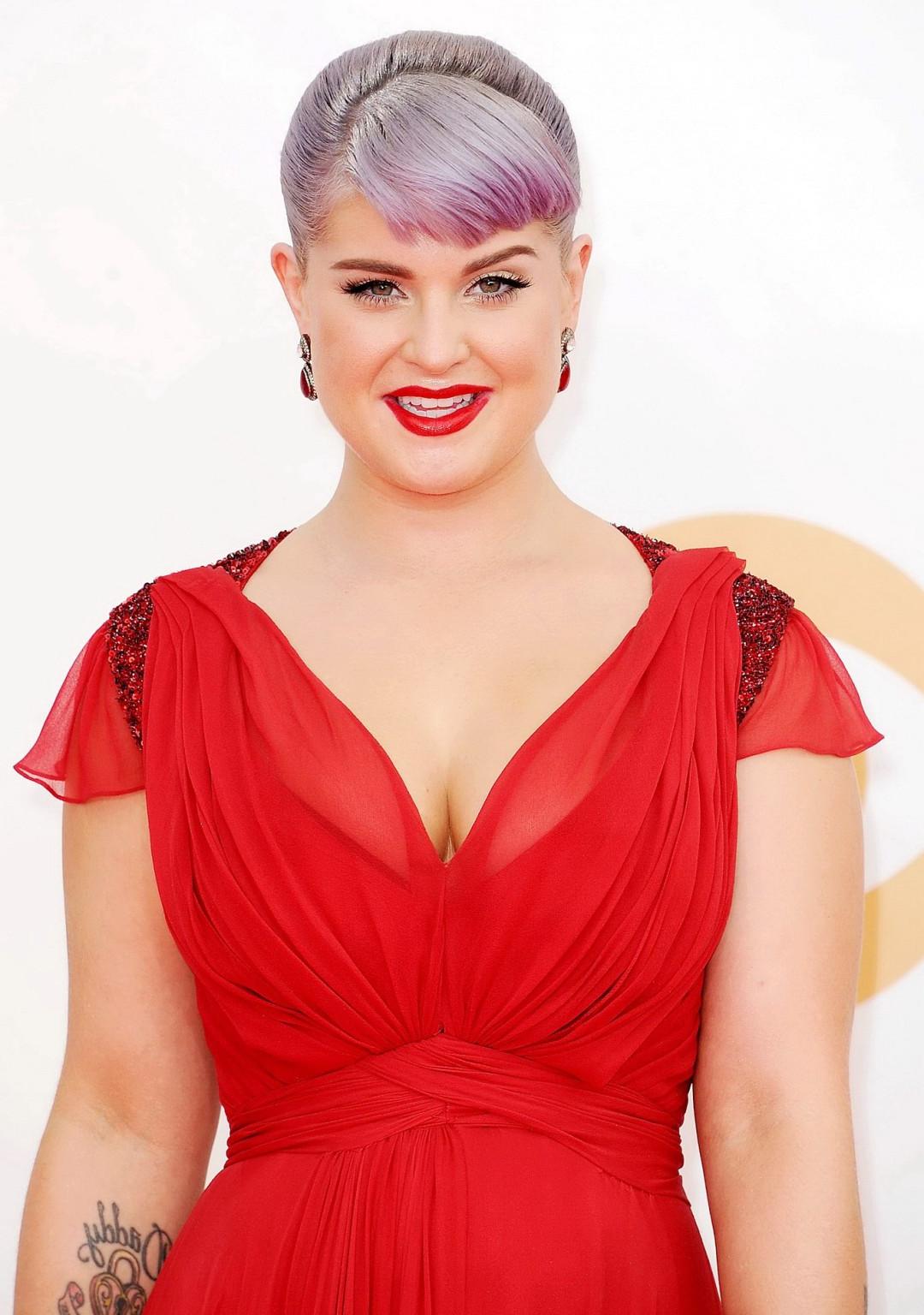 16P Chubby Kelly Osbourne showing huge cleavage at the 65th annual Primetime Emmy Aw
