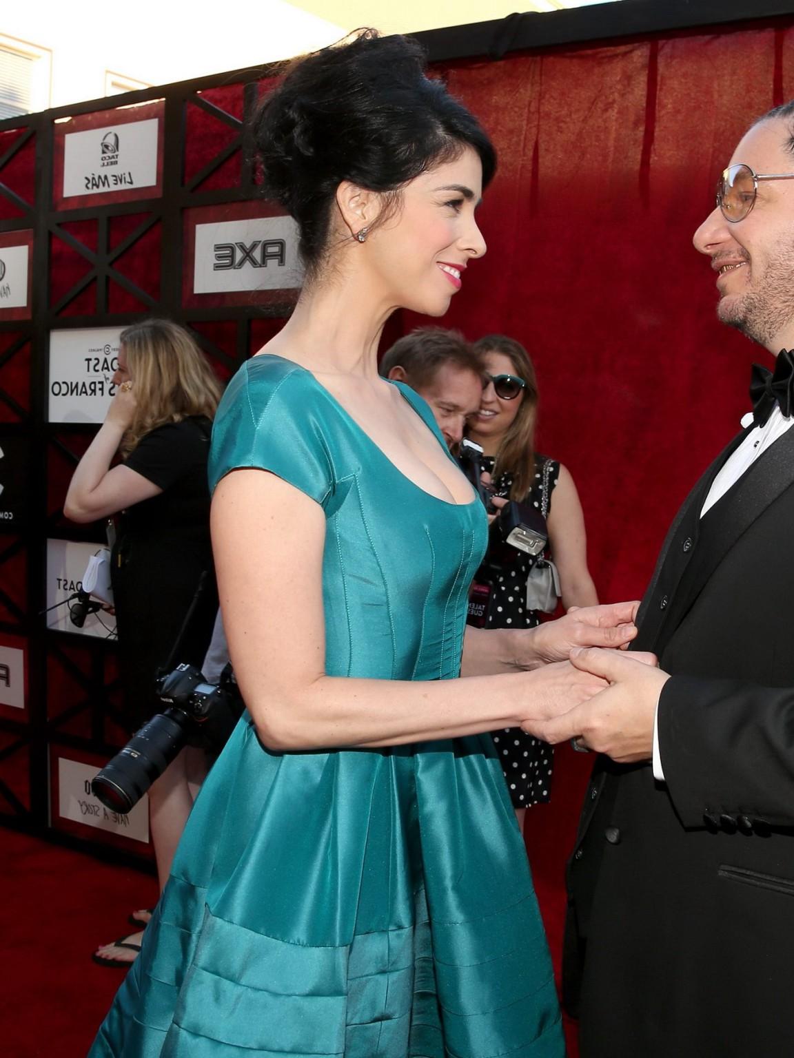 16P Sarah Silverman showing huge cleavage at the Comedy Central's 'Roast of James Fr