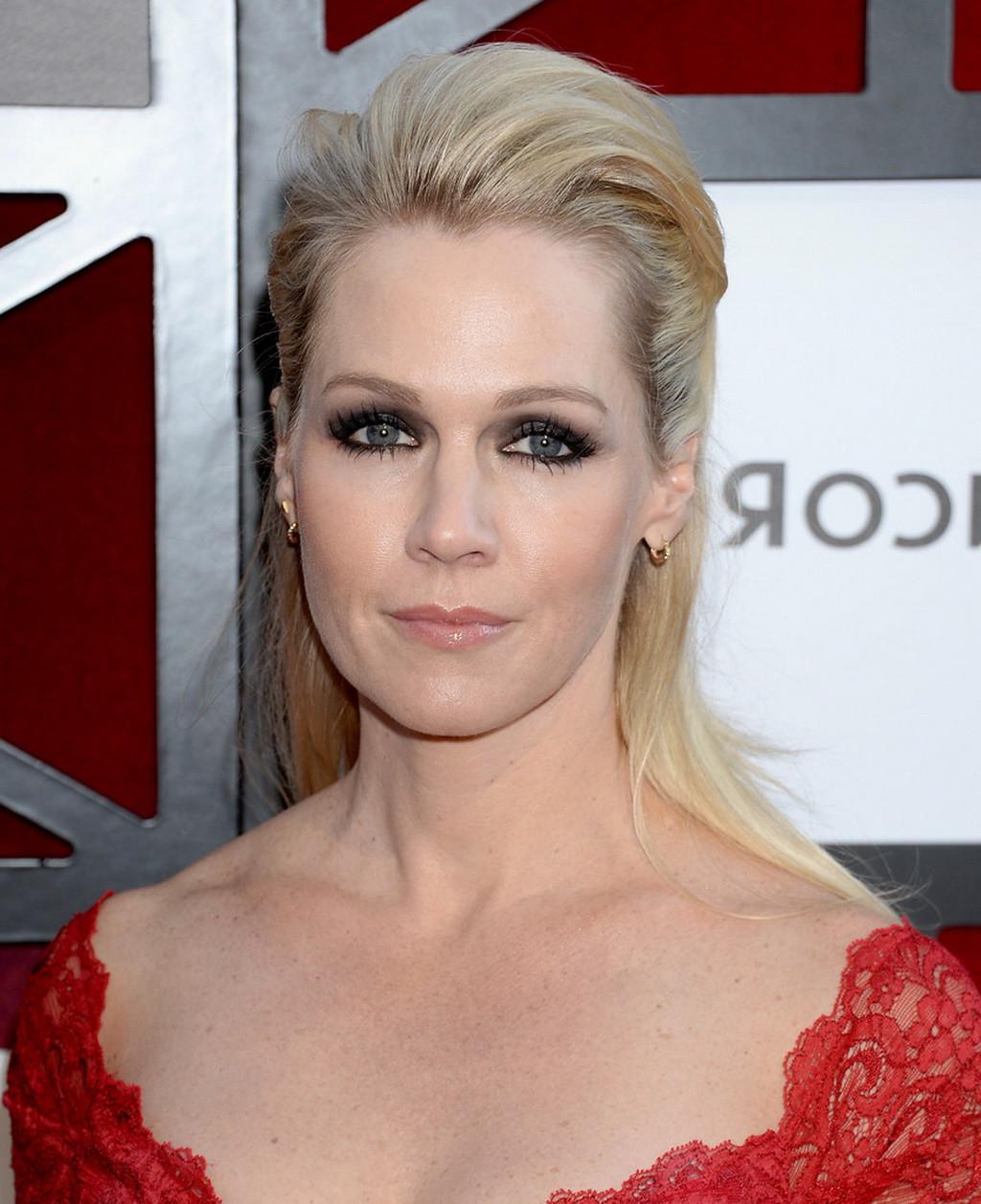 16P Jennie Garth cleavy wearing a red lace dress at the Comedy Central's 'Roast of J