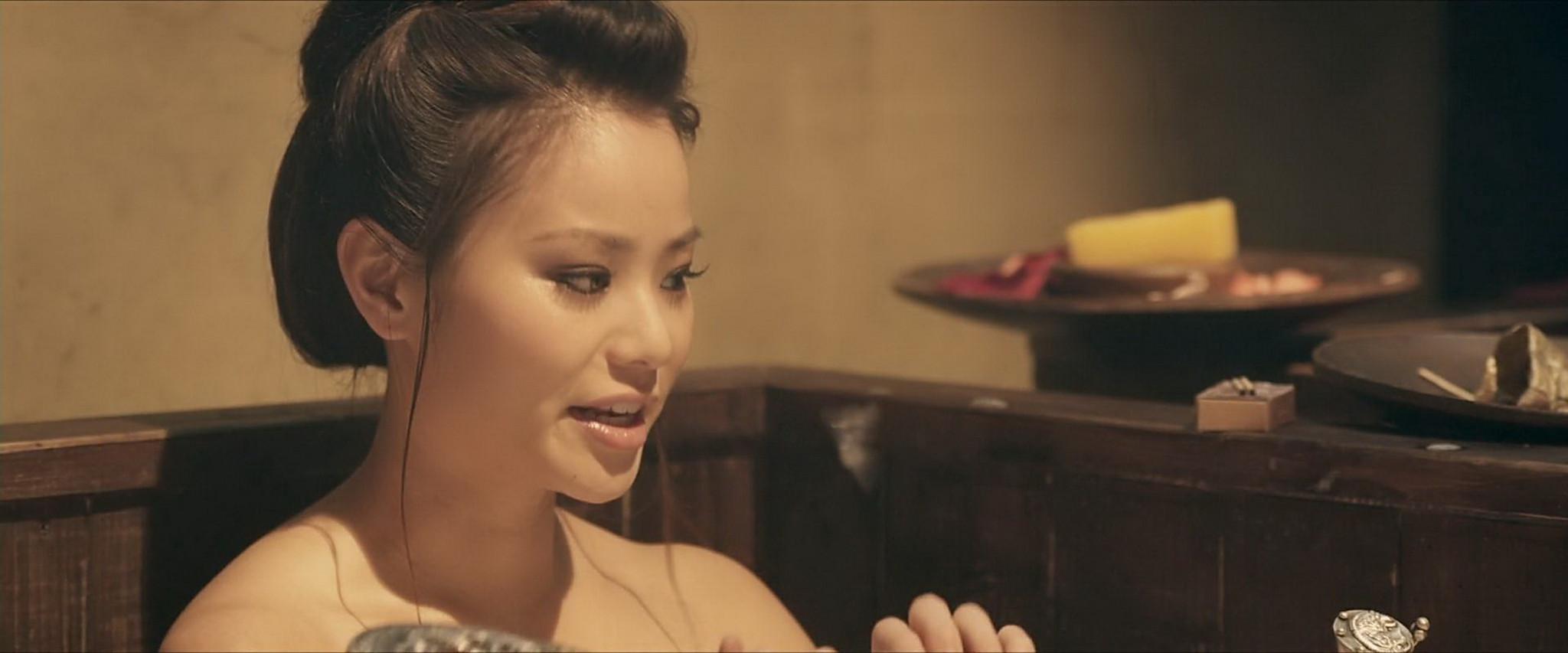 16P Jamie Chung upskirt and showing big cleavage at The Man With The Iron Fists caps