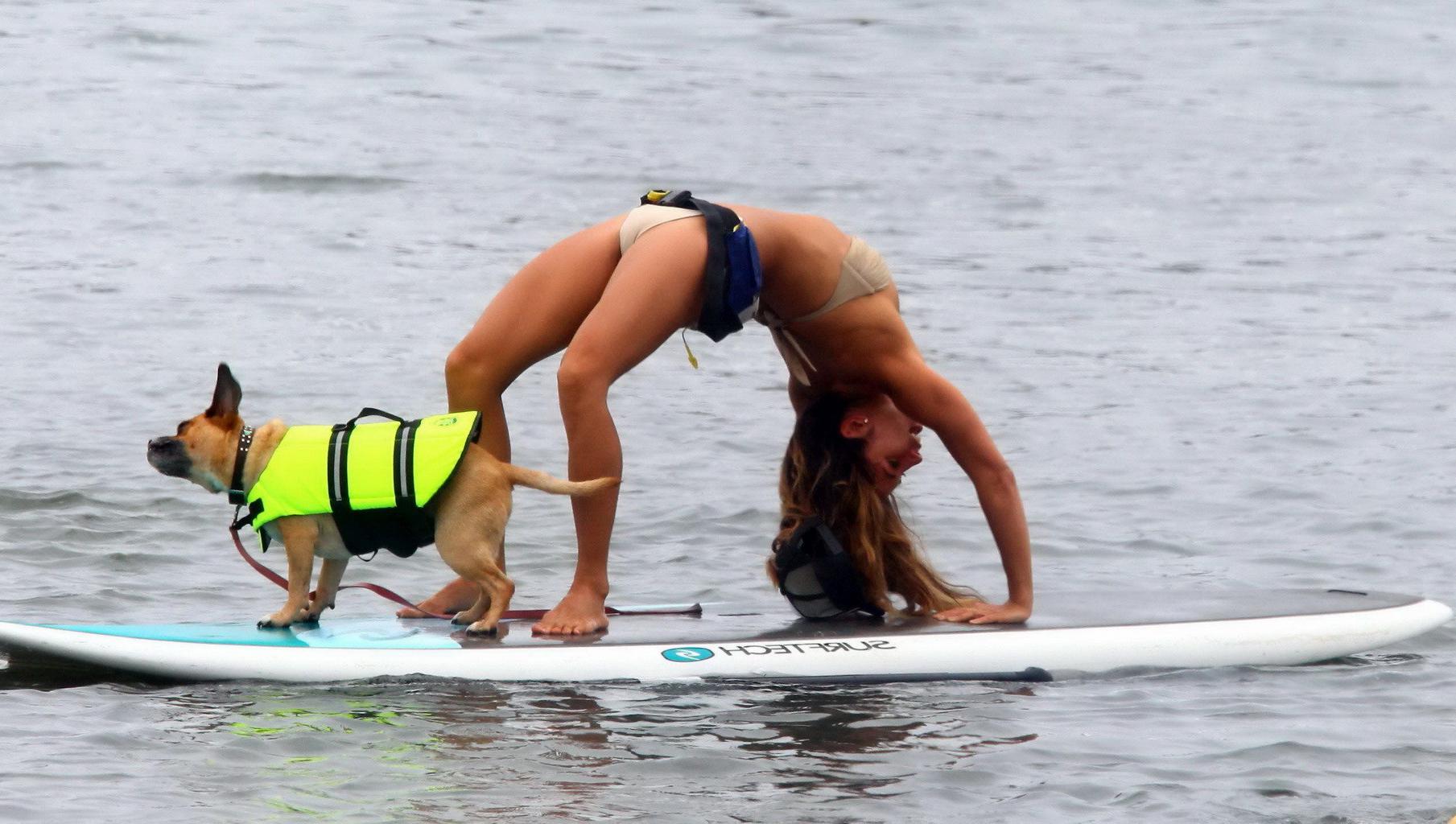 16P Leilani Dowding nip slip while doing bridge on a paddle board in Malibu