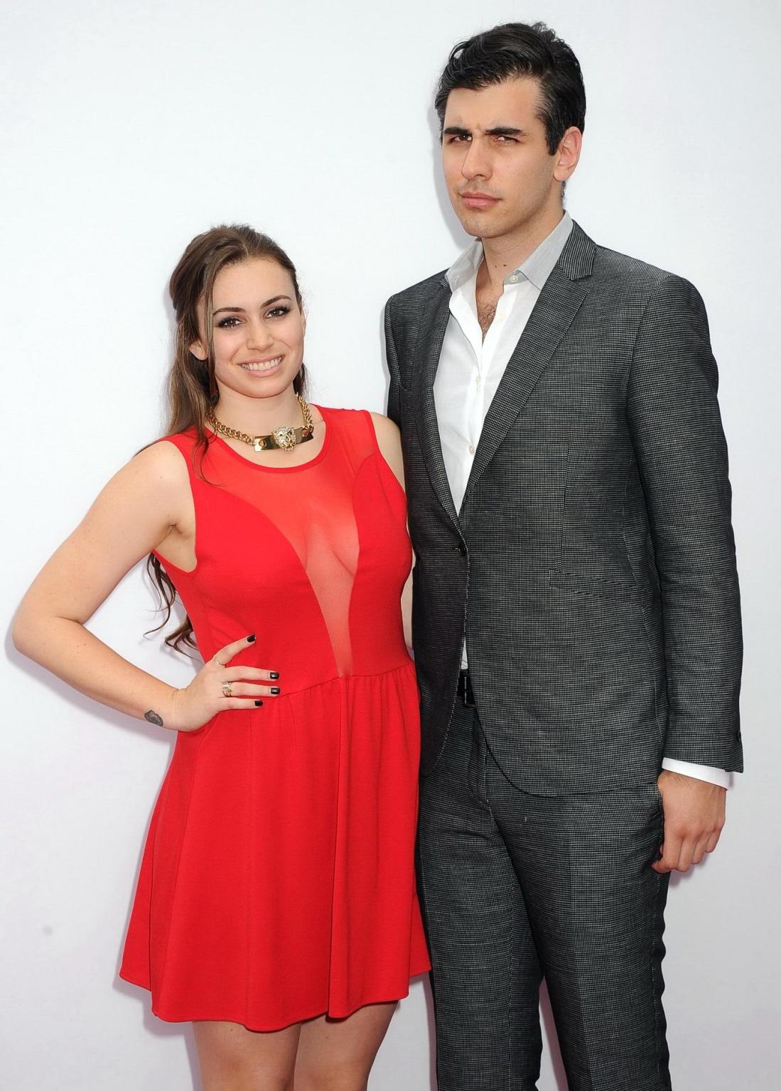 16P Busty Sophie Simmons showing pokies  cleavage at the 'RED 2' premiere in LA