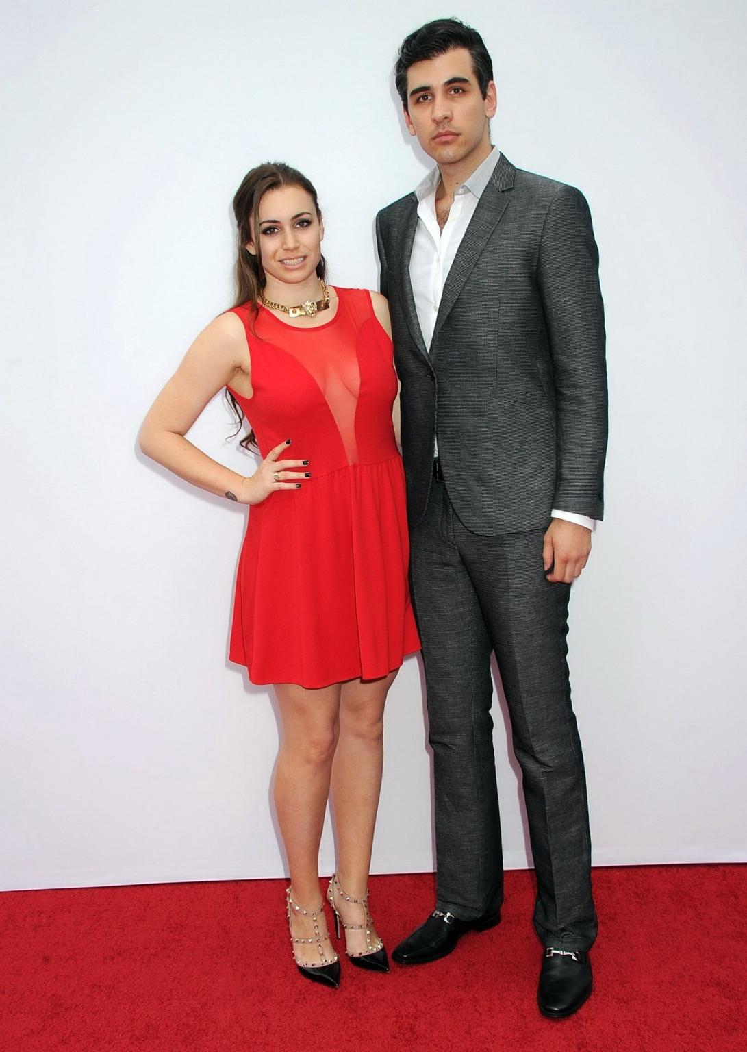16P Busty Sophie Simmons showing pokies  cleavage at the 'RED 2' premiere in LA