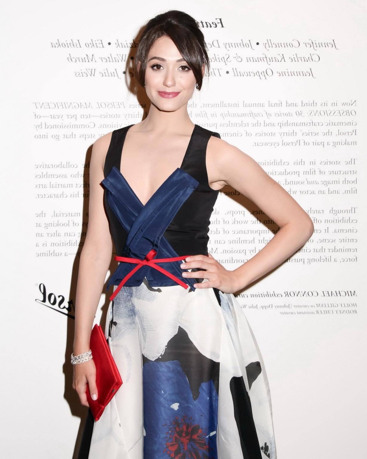 16P Emmy Rossum braless shows huge cleavage in a gorgeous floral dress at 2013 Perso