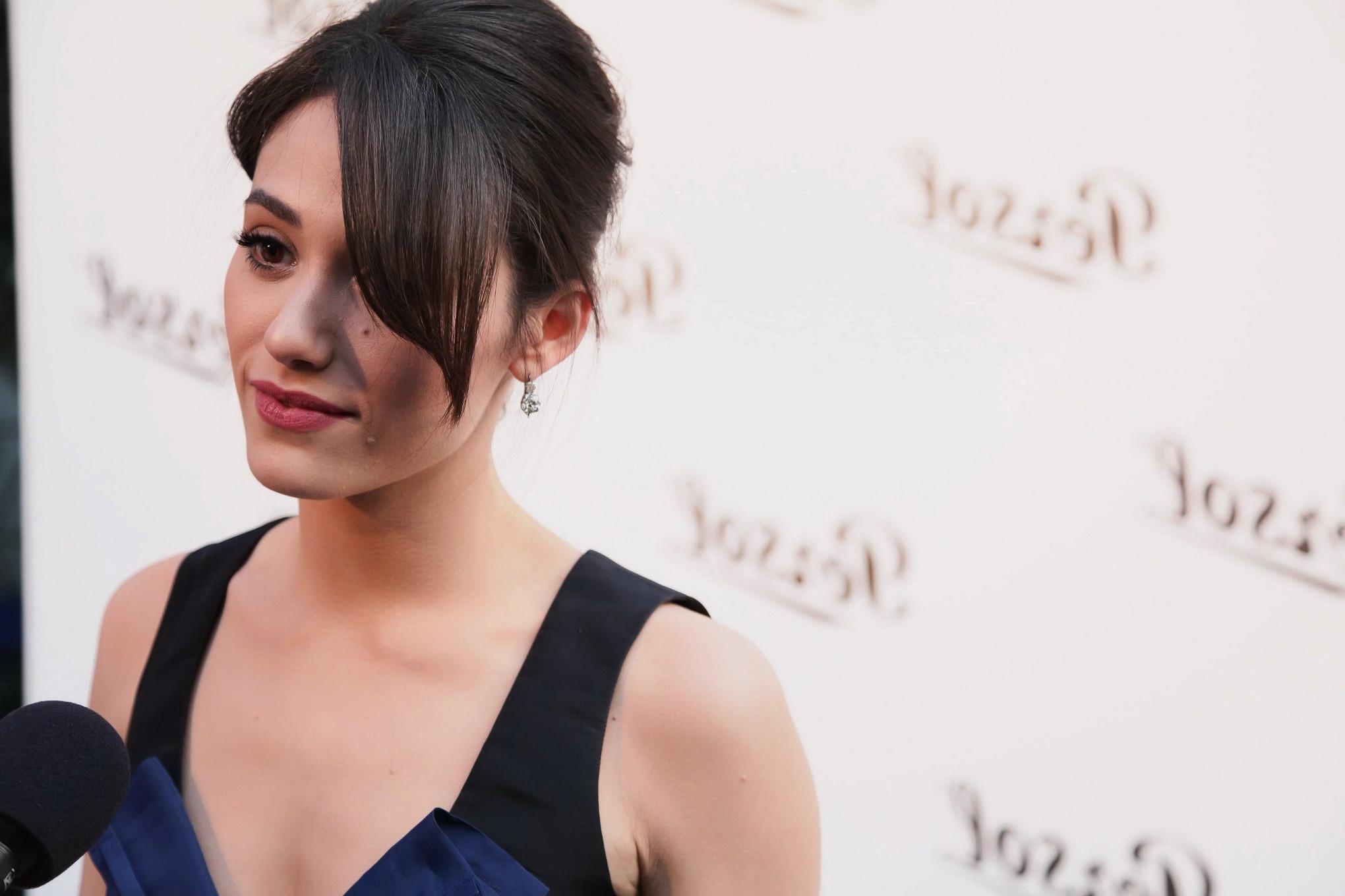 16P Emmy Rossum braless shows huge cleavage in a gorgeous floral dress at 2013 Perso
