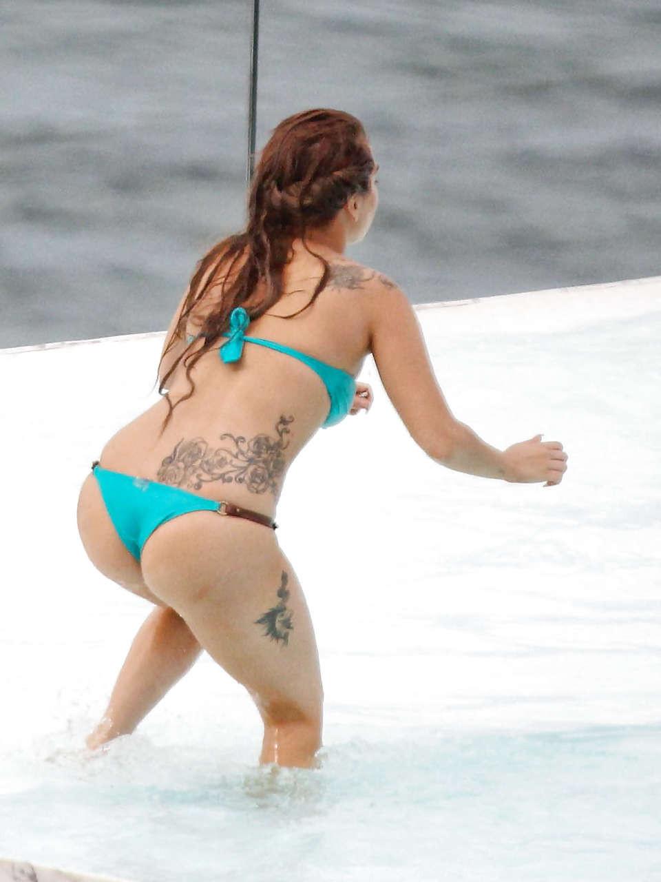 16P Lady Gaga shows sexy body and nice ass in bikini on pool
