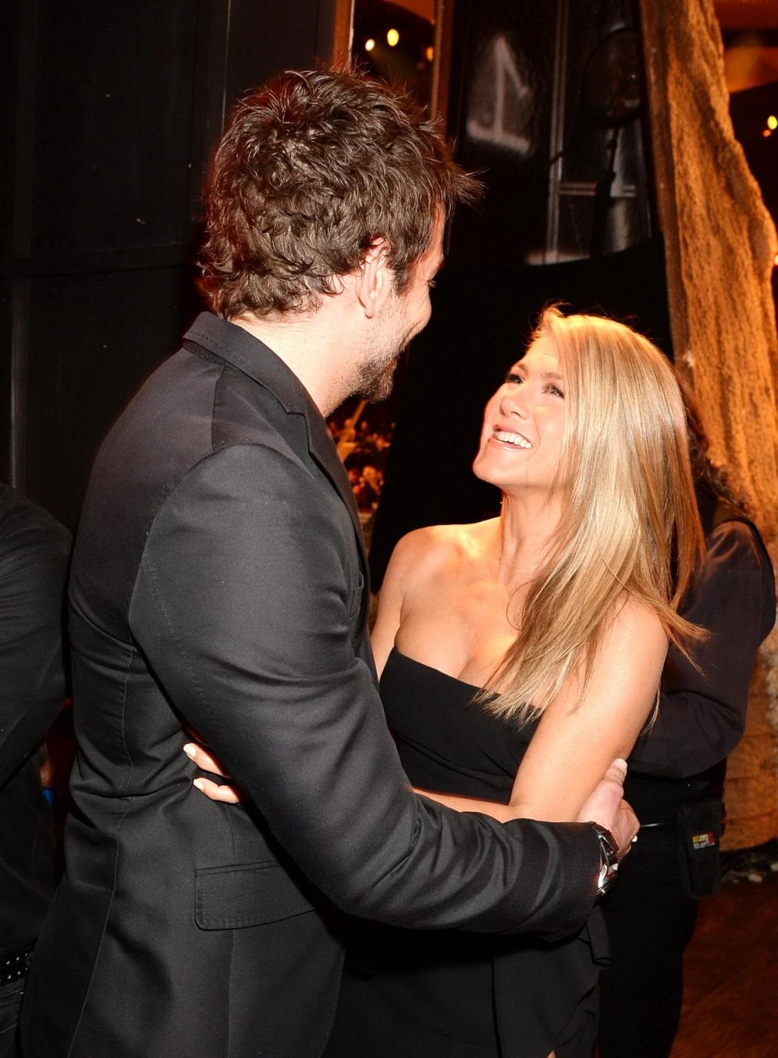 16P Jennifer Aniston shows huge cleavage wearing a black tube mini dress at the 2013