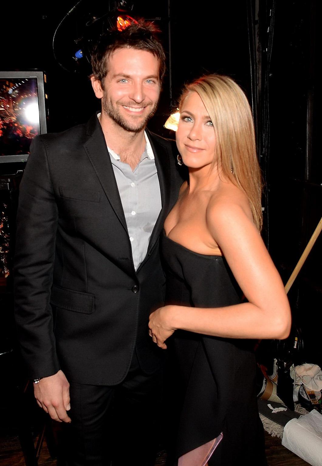 16P Jennifer Aniston shows huge cleavage wearing a black tube mini dress at the 2013