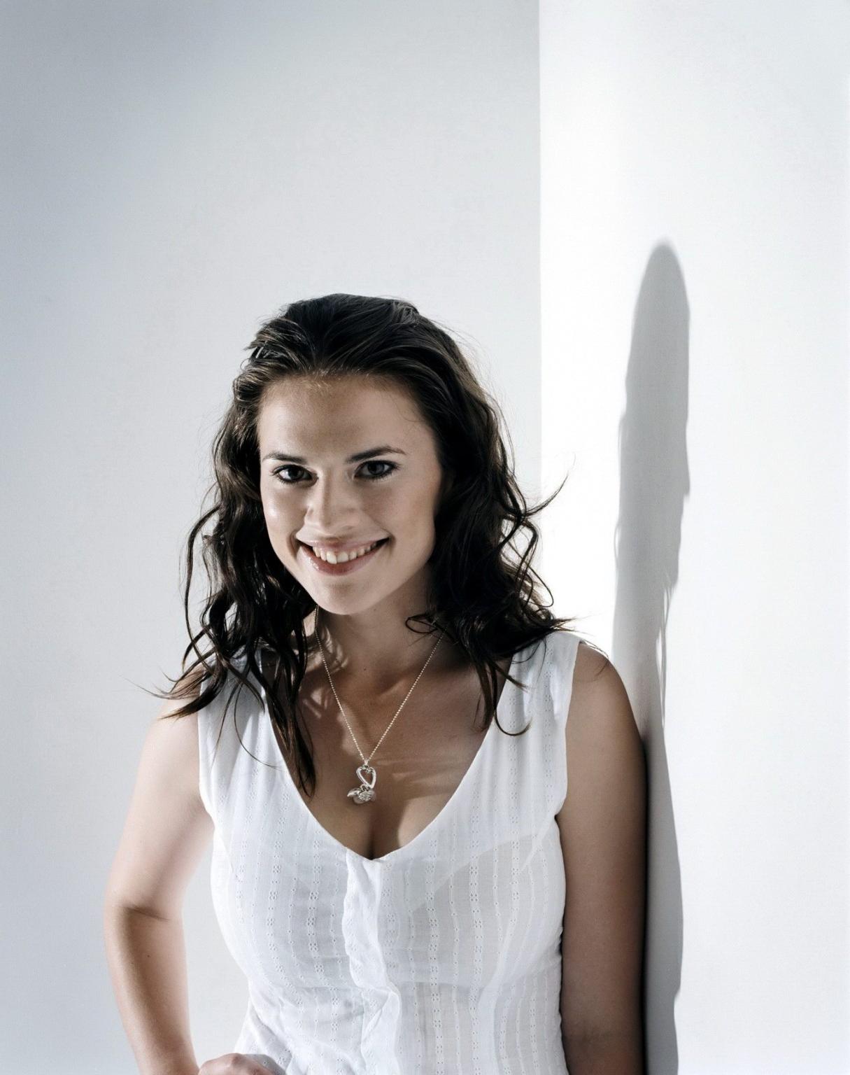 16P Hayley Atwell huge cleavage photoshoot taken in Perou back in 2007