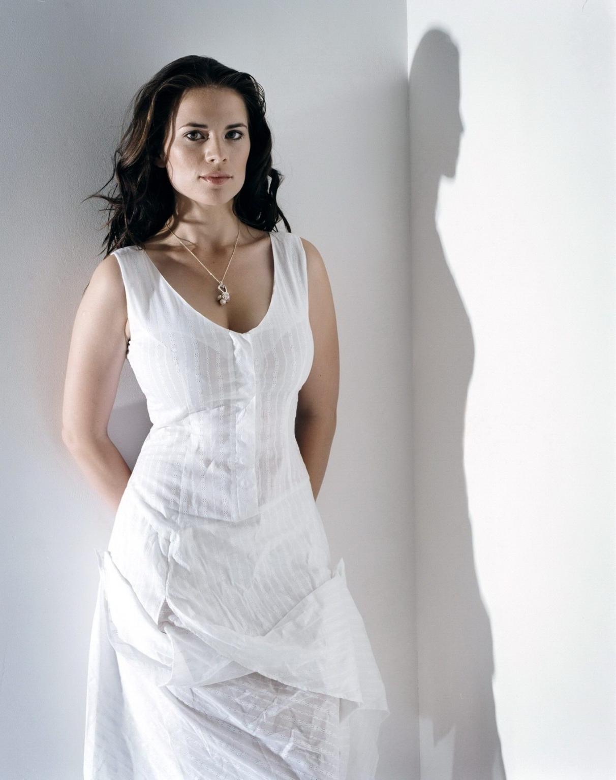 16P Hayley Atwell huge cleavage photoshoot taken in Perou back in 2007