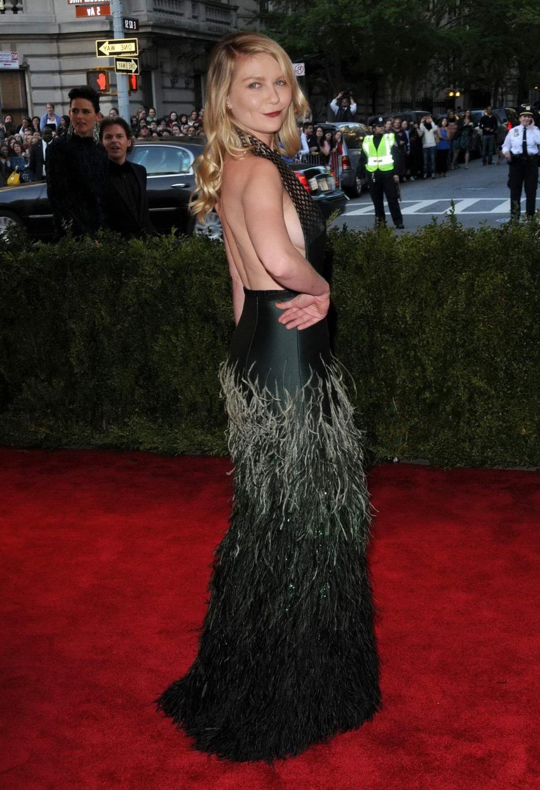16P Braless Kirsten Dunst showing cleavage  side boob at the 2013 Met Gala in NYC