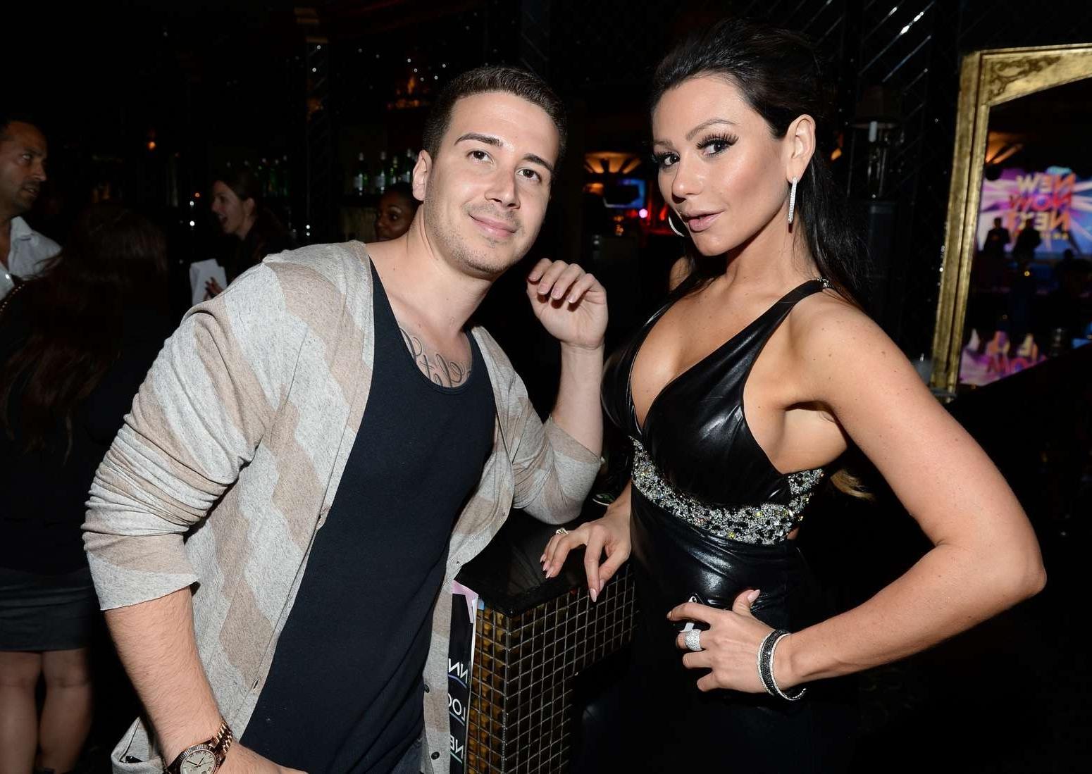 16P Jenni Farley showing huge cleavage at the NewNowNext Awards in LA