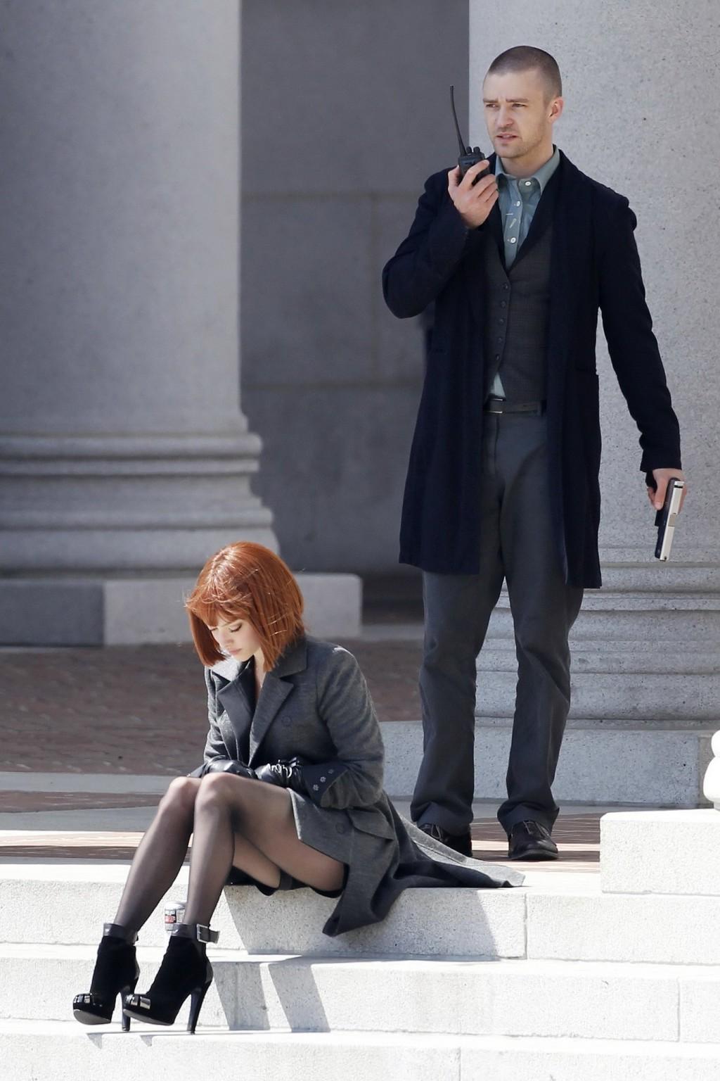 16P Amanda Seyfried leggy showing huge cleavage while filming In Time in LA