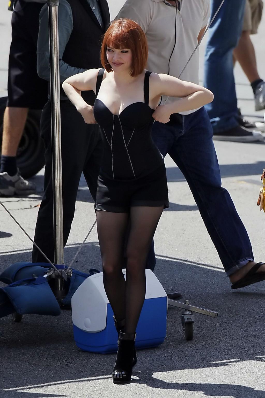 16P Amanda Seyfried leggy showing huge cleavage while filming In Time in LA