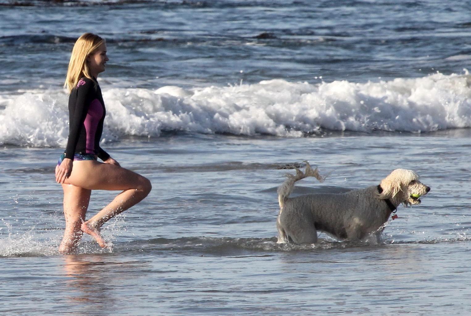 16P Rosie Huntington-Whiteley shows off her ass in bikini bottom while playing with 