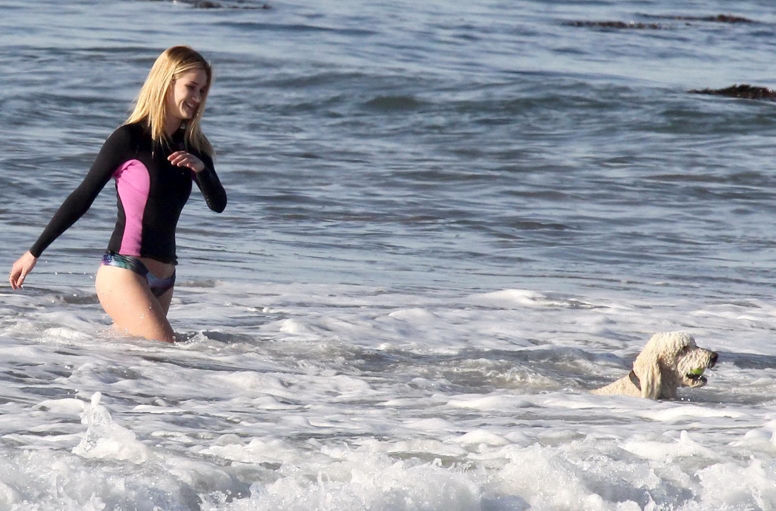 16P Rosie Huntington-Whiteley shows off her ass in bikini bottom while playing with 