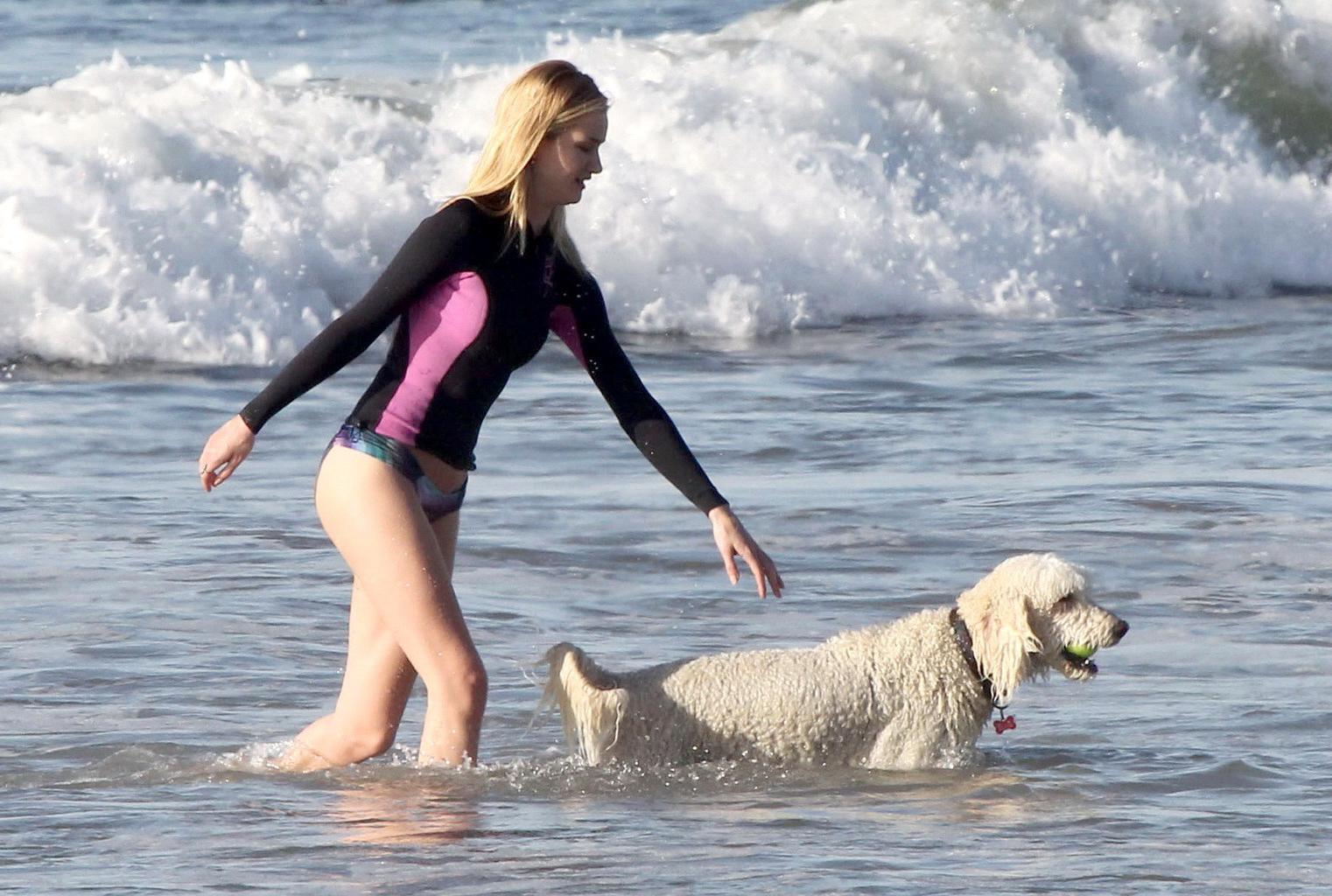 16P Rosie Huntington-Whiteley shows off her ass in bikini bottom while playing with 