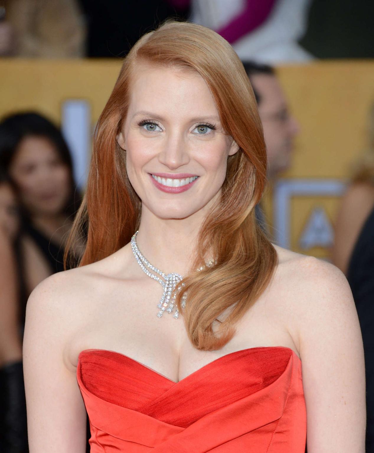 10P Jessica Chastain showing huge cleavage at the 19th Annual Screen Actors Guild Aw
