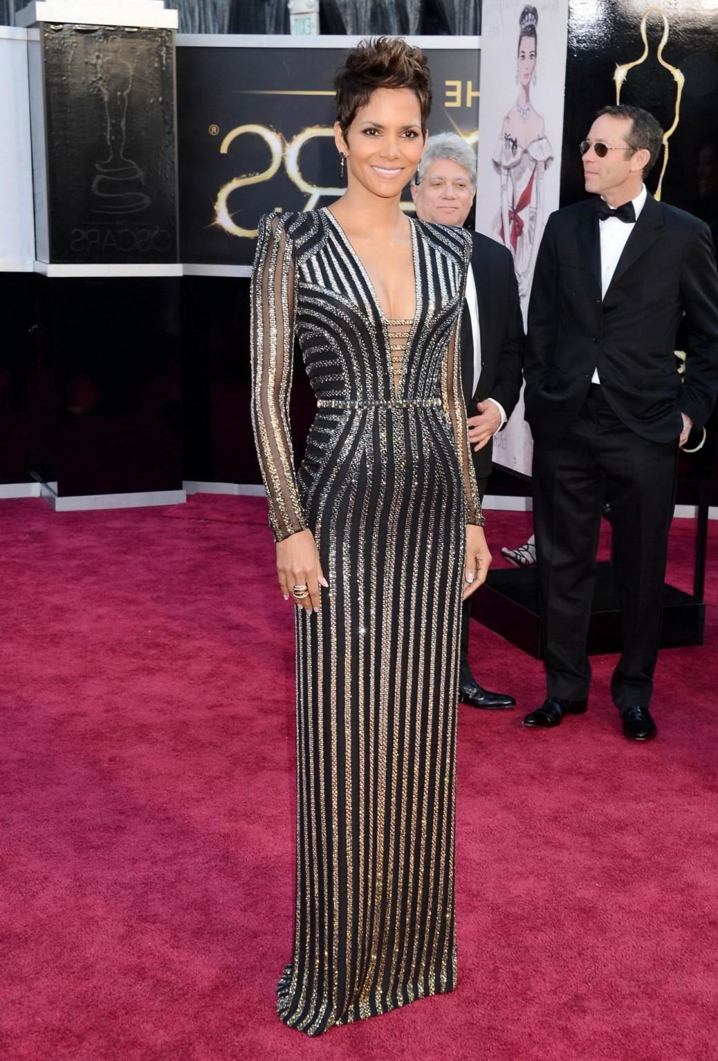 10P Busty Halle Berry showing cleavage at the 85th Oscars and Vanity Fair Oscar Part