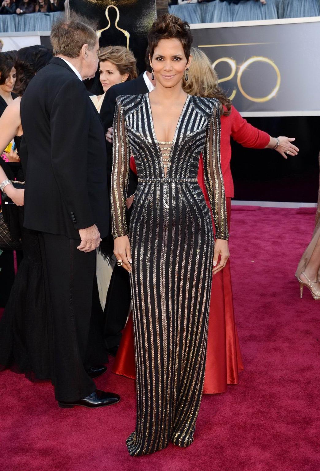 10P Busty Halle Berry showing cleavage at the 85th Oscars and Vanity Fair Oscar Part