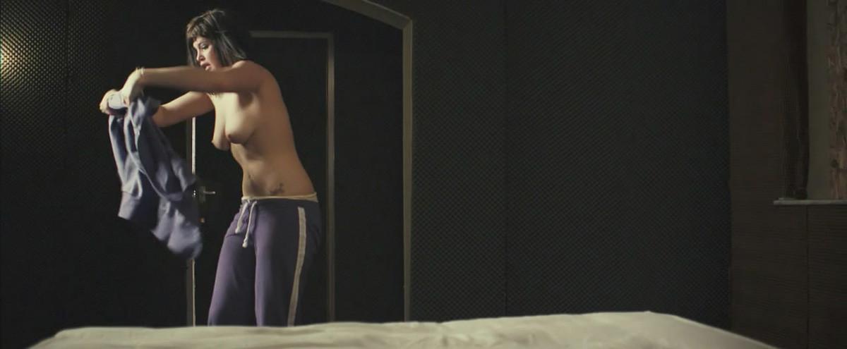 15P Gemma Arterton cleavage in hot tight dress