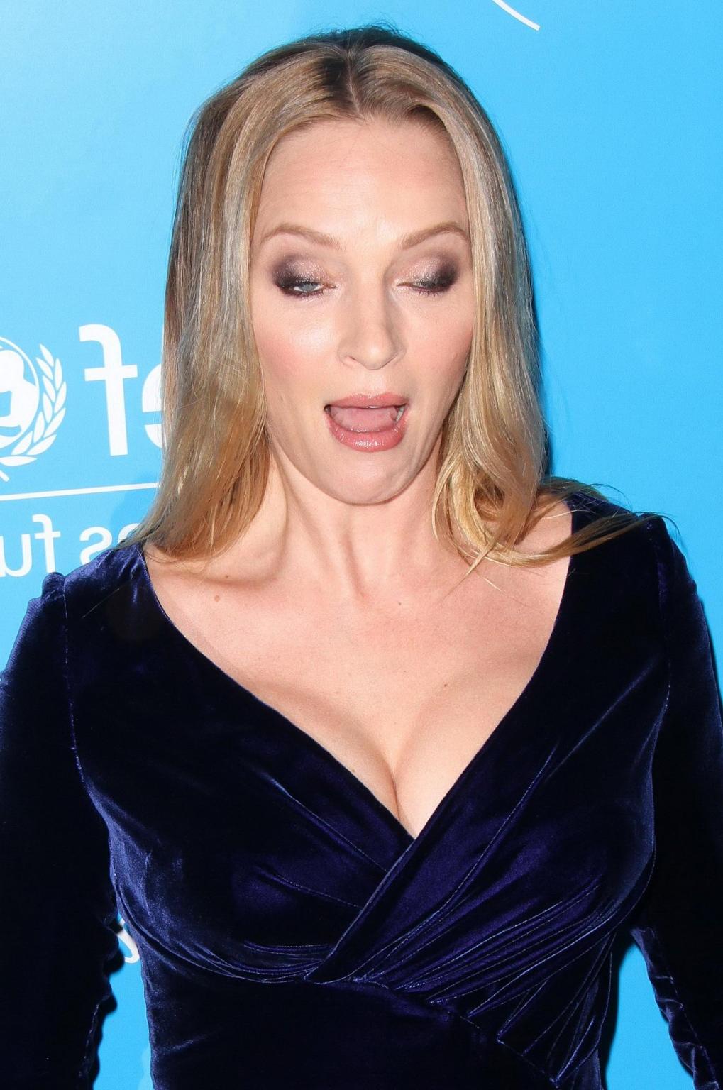 10P Uma Thurman showing huge cleavage at the Unicef SnowFlake Ball in New York