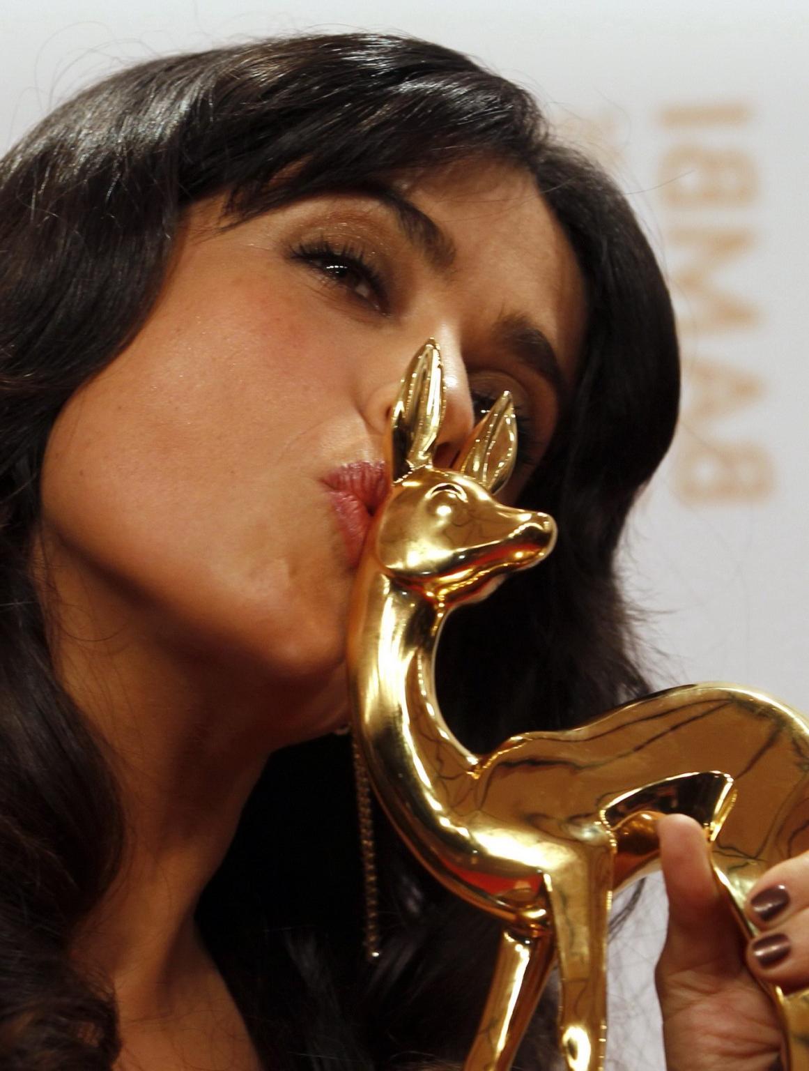 10P Salma Hayek showing huge cleavage at the 2012 Bambi Awards in Duesseldorf