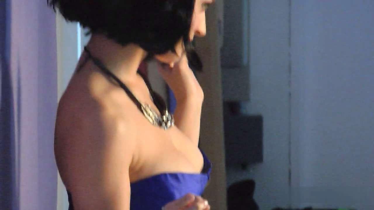 10P Katy Perry exposing her sexy body and huge cleavage