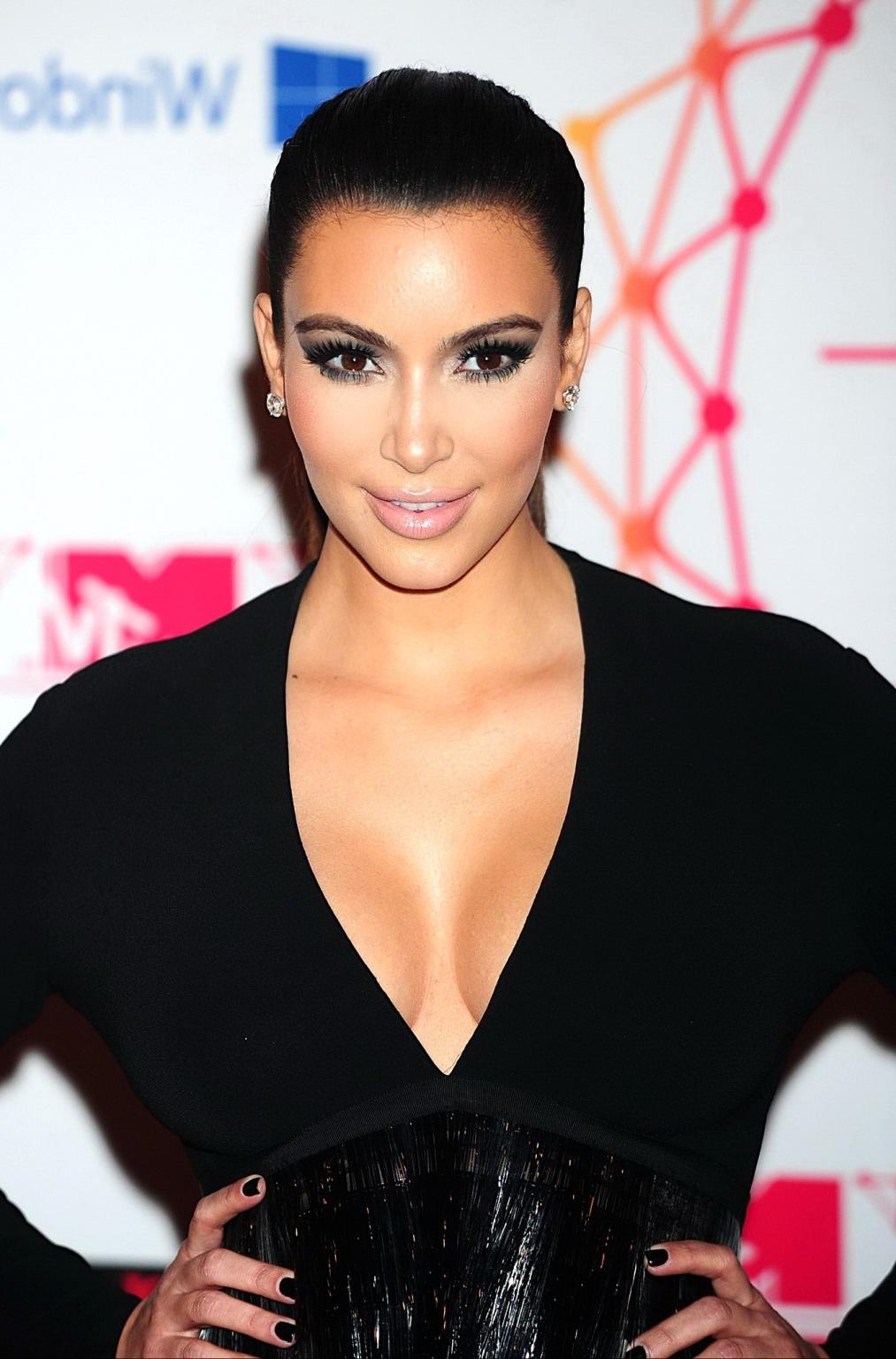 10P Kim Kardashian showing huge cleavage at 2012 MTV European Music Awards in Frankf