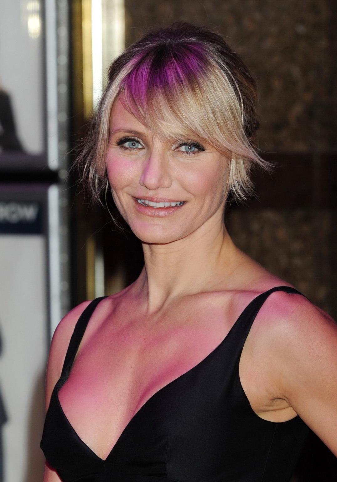 10P Cameron Diaz showing cleavage at the 'Gambit' world premiere in London