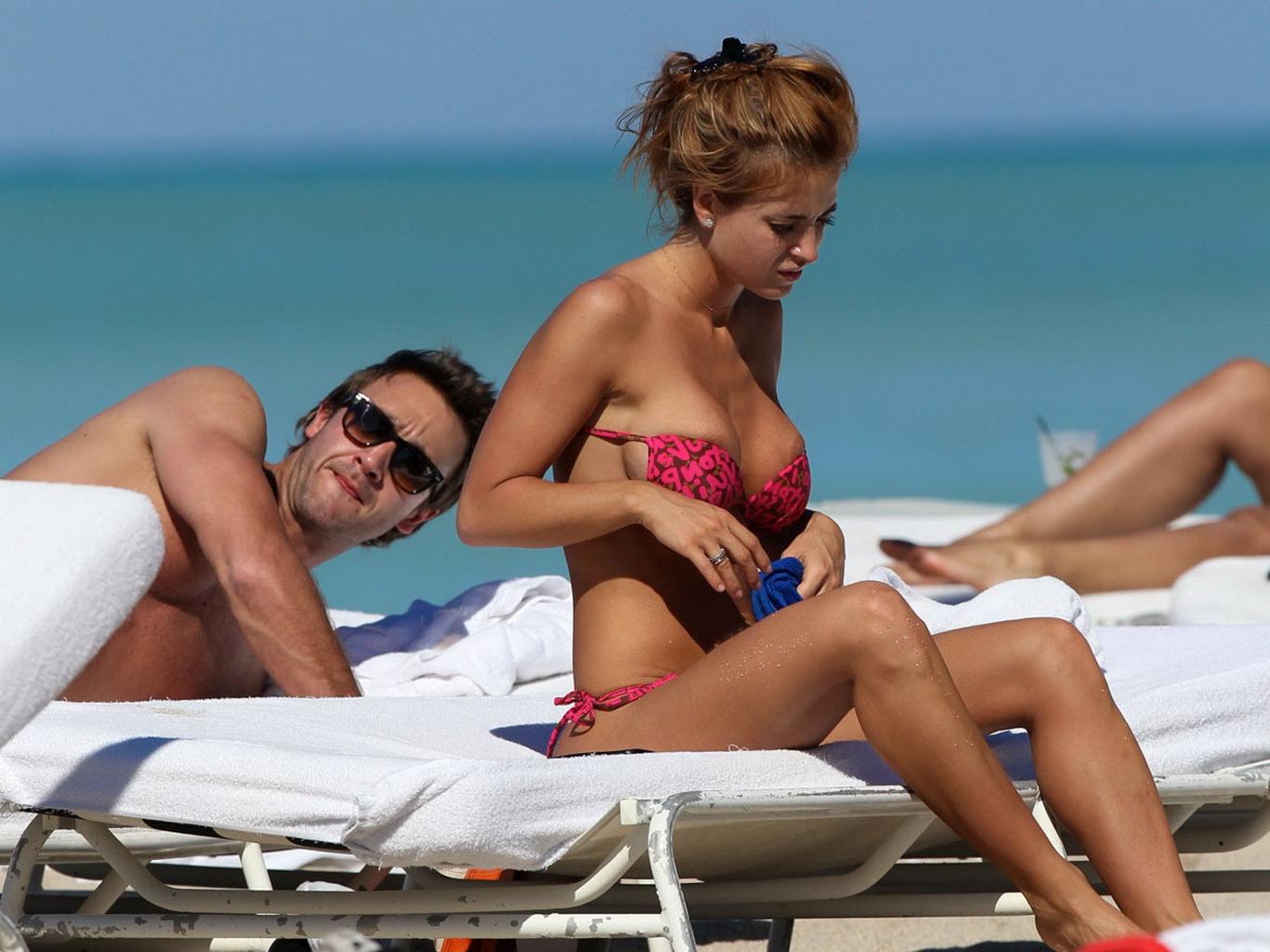 10P Jessica Cirio hot bikini nipple slip on the beach in Miami