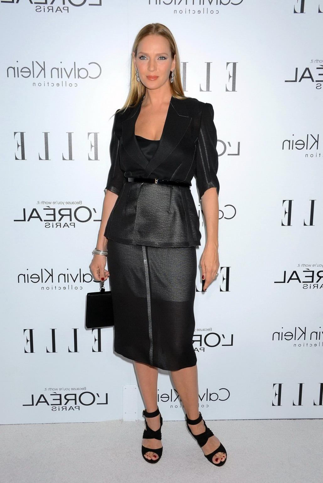10P Uma Thurman busty showing cleavage at ELLE's 'Women in Hollywood' event in Bever