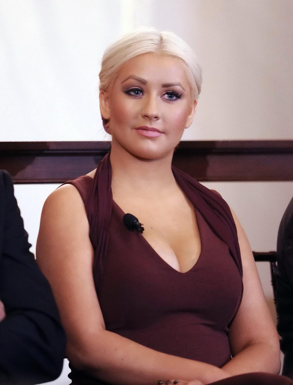 10P Christina Aguilera showing huge cleavage at George McGovern Leadership Award Cer
