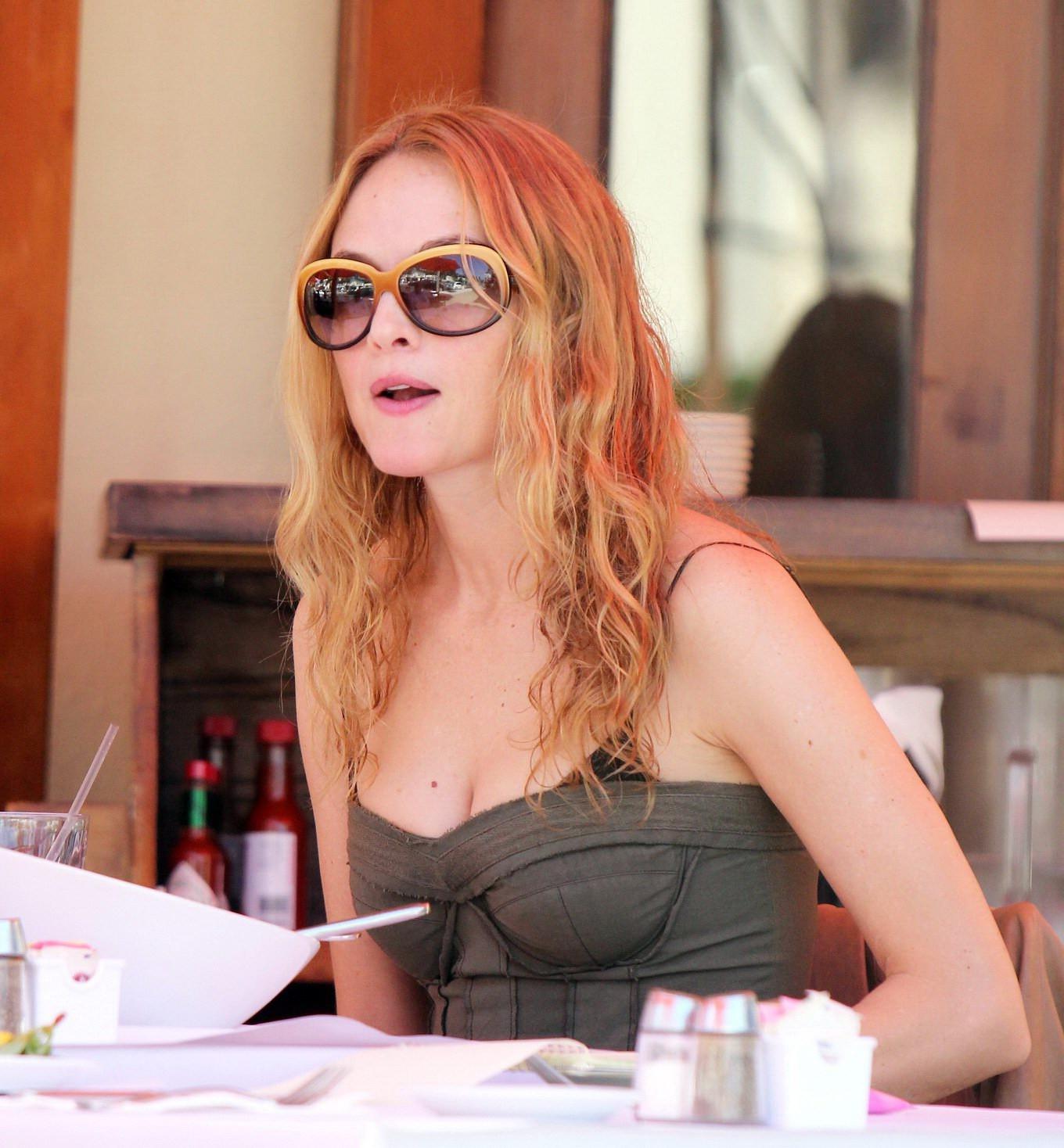 10P Heather Graham showing cleavage at the restaurant in Los Angeles